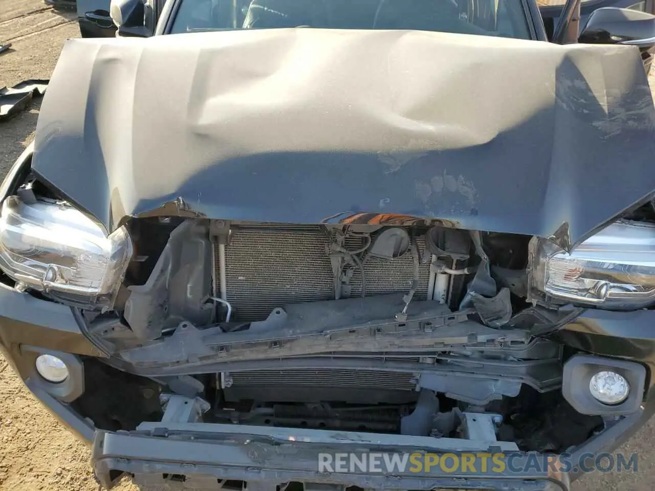11 Photograph of a damaged car 3TMCZ5AN4NM478677 TOYOTA TACOMA 2022