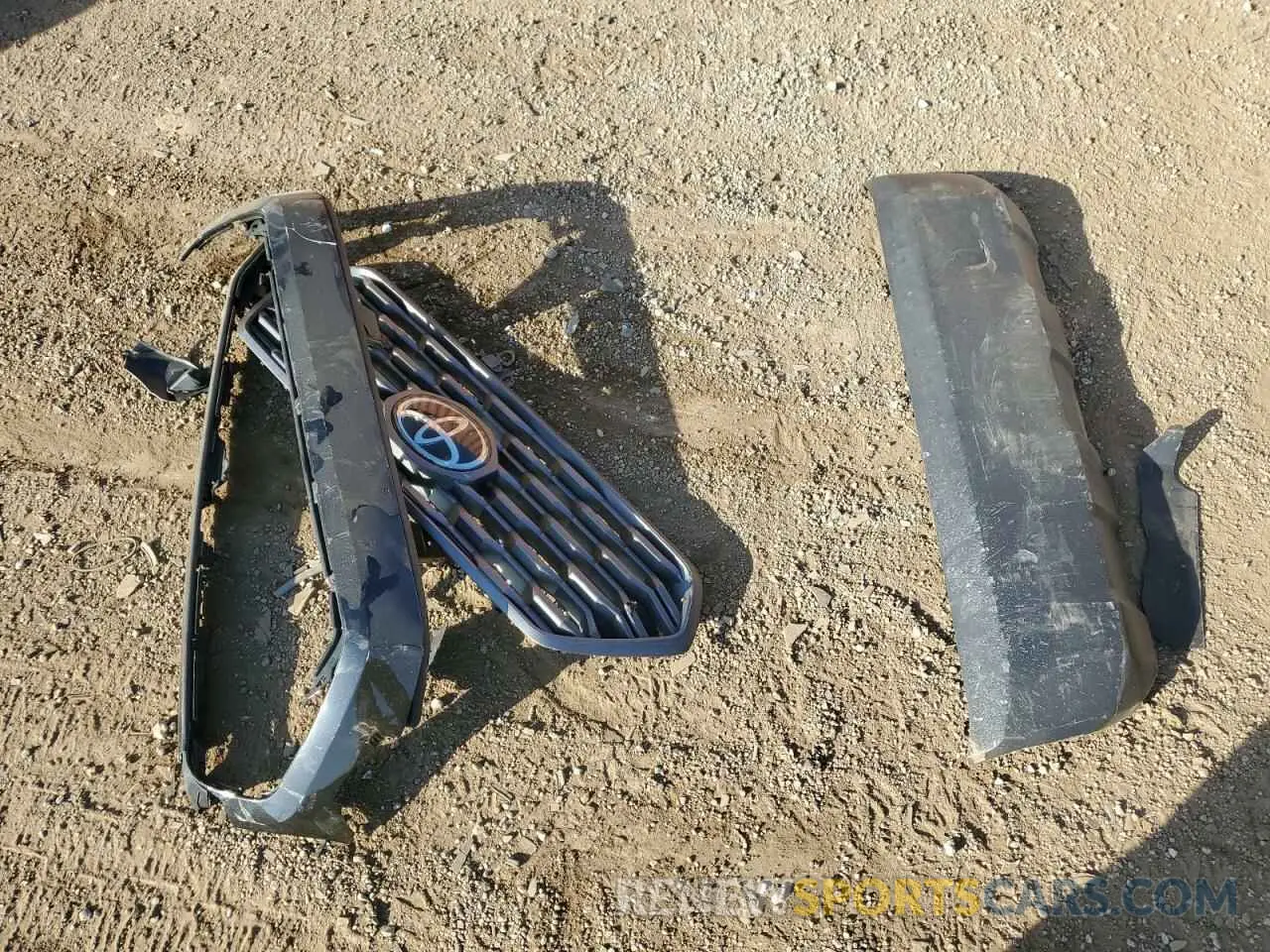 12 Photograph of a damaged car 3TMCZ5AN4NM478677 TOYOTA TACOMA 2022