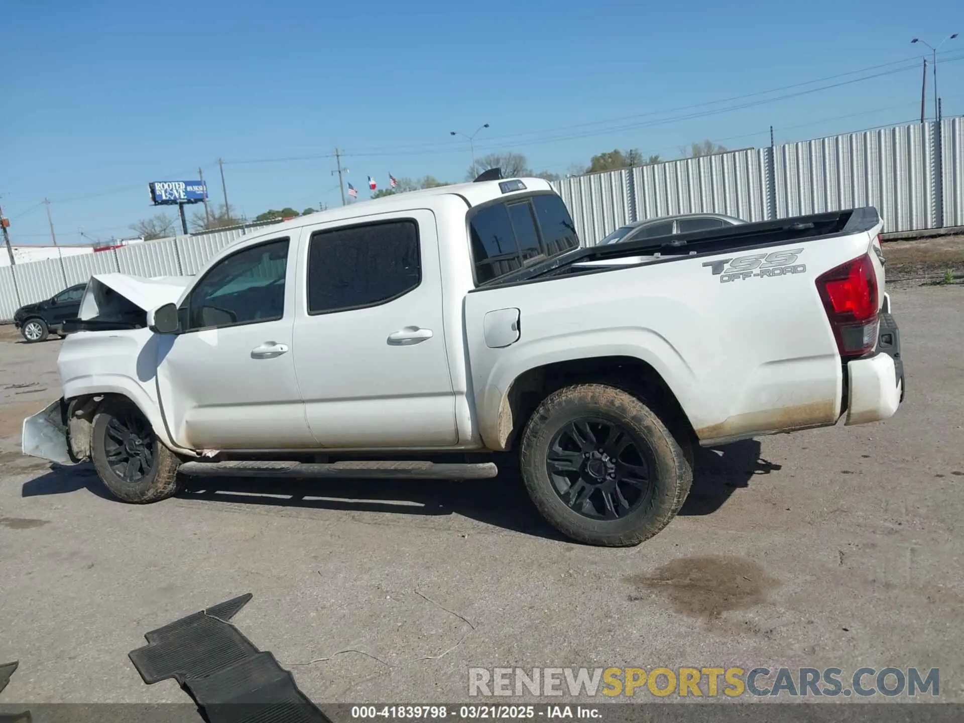 14 Photograph of a damaged car 3TMCZ5AN4NM488447 TOYOTA TACOMA 2022