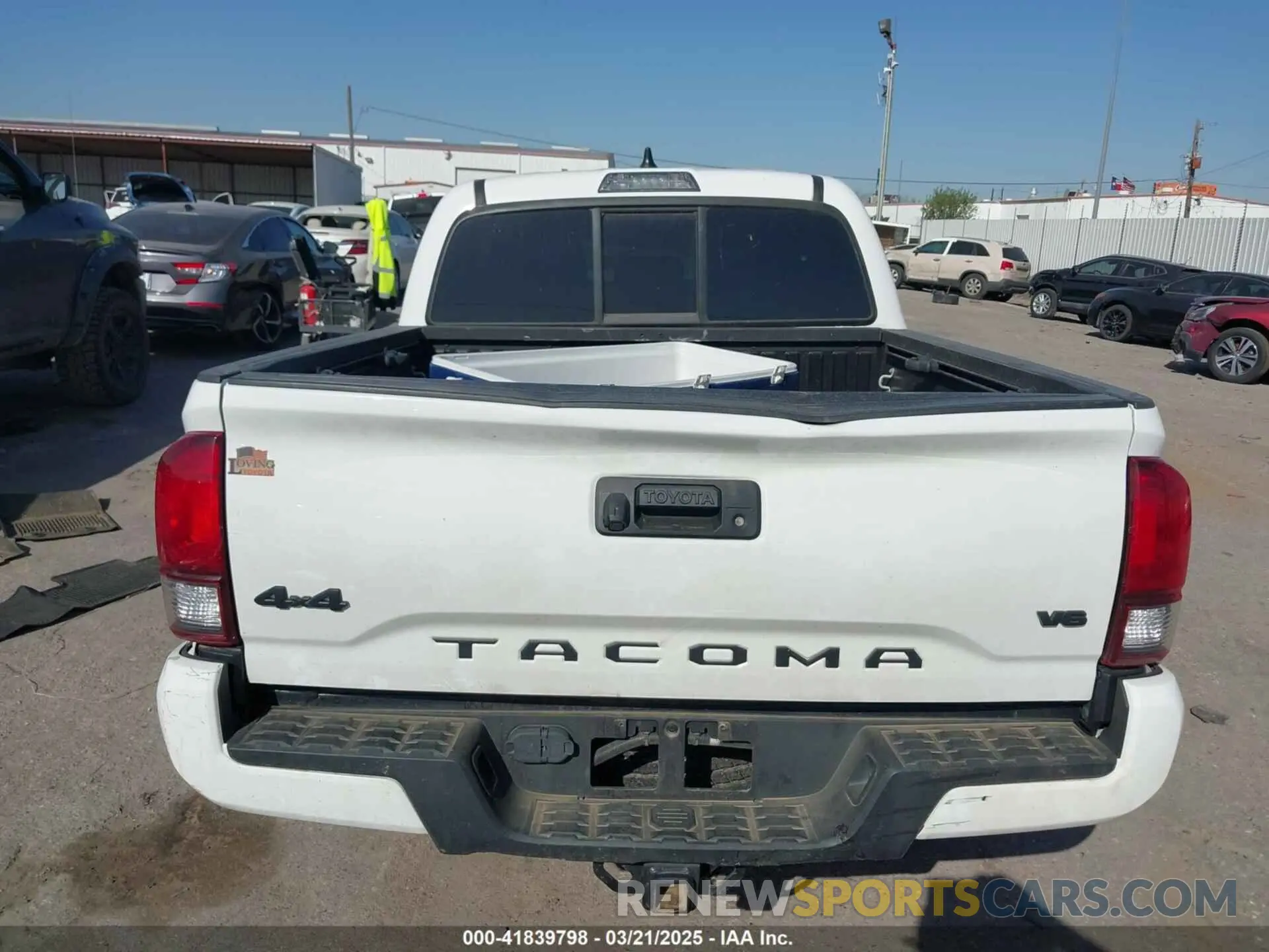 16 Photograph of a damaged car 3TMCZ5AN4NM488447 TOYOTA TACOMA 2022