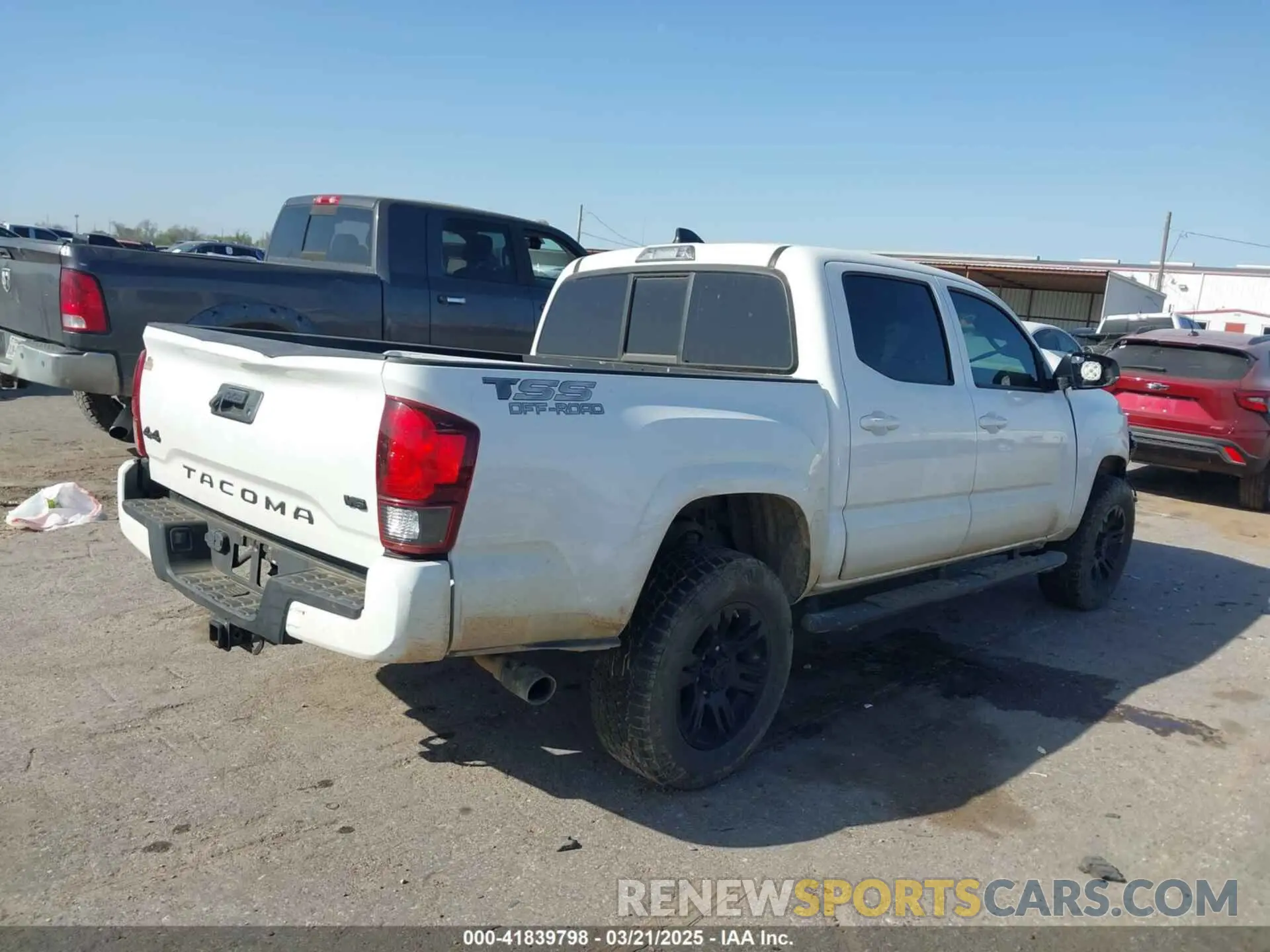4 Photograph of a damaged car 3TMCZ5AN4NM488447 TOYOTA TACOMA 2022