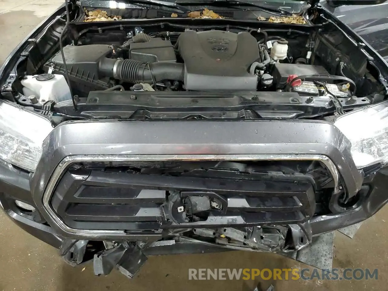 11 Photograph of a damaged car 3TMCZ5AN4NM500693 TOYOTA TACOMA 2022