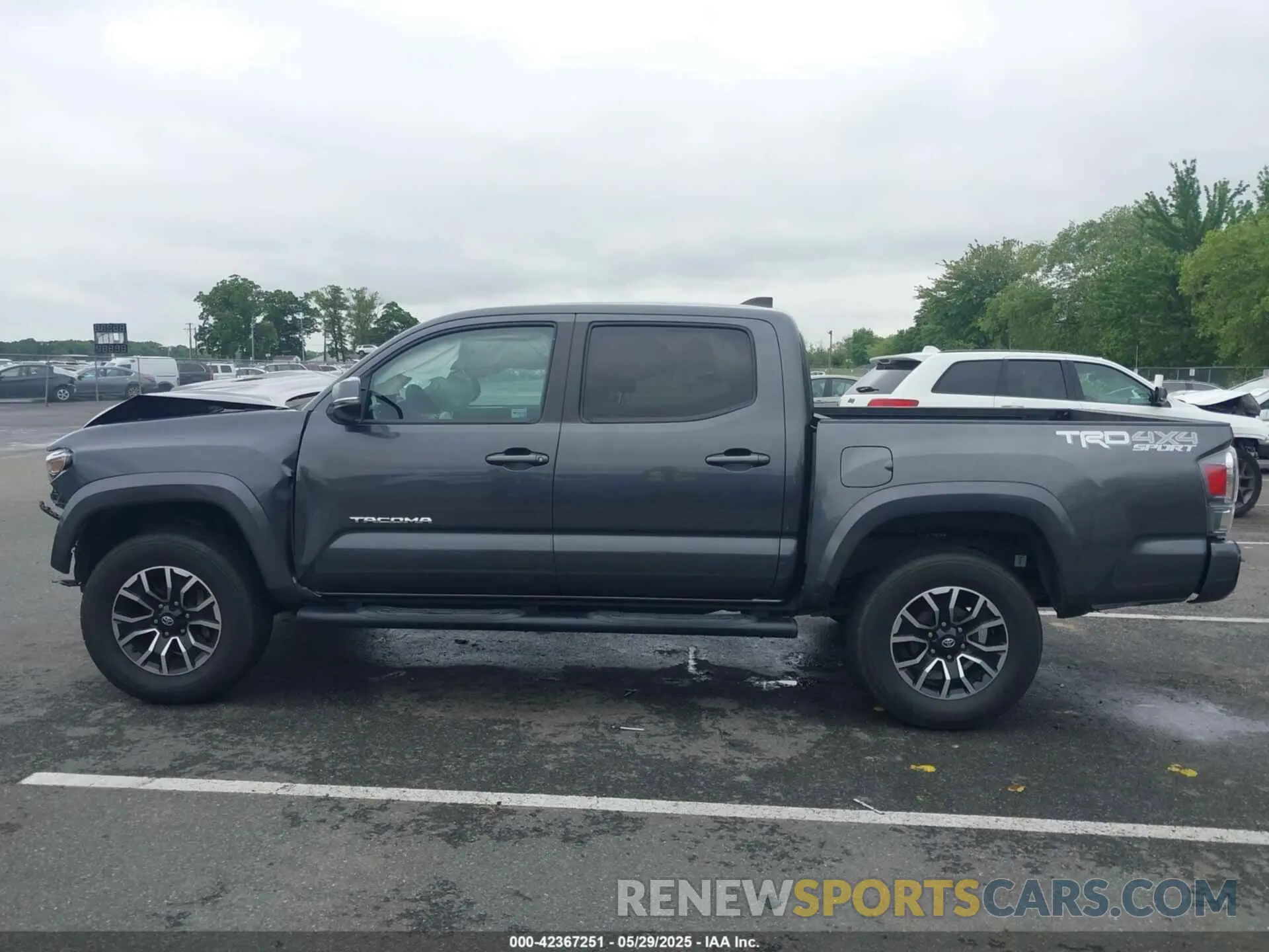 14 Photograph of a damaged car 3TMCZ5AN5NM458034 TOYOTA TACOMA 2022