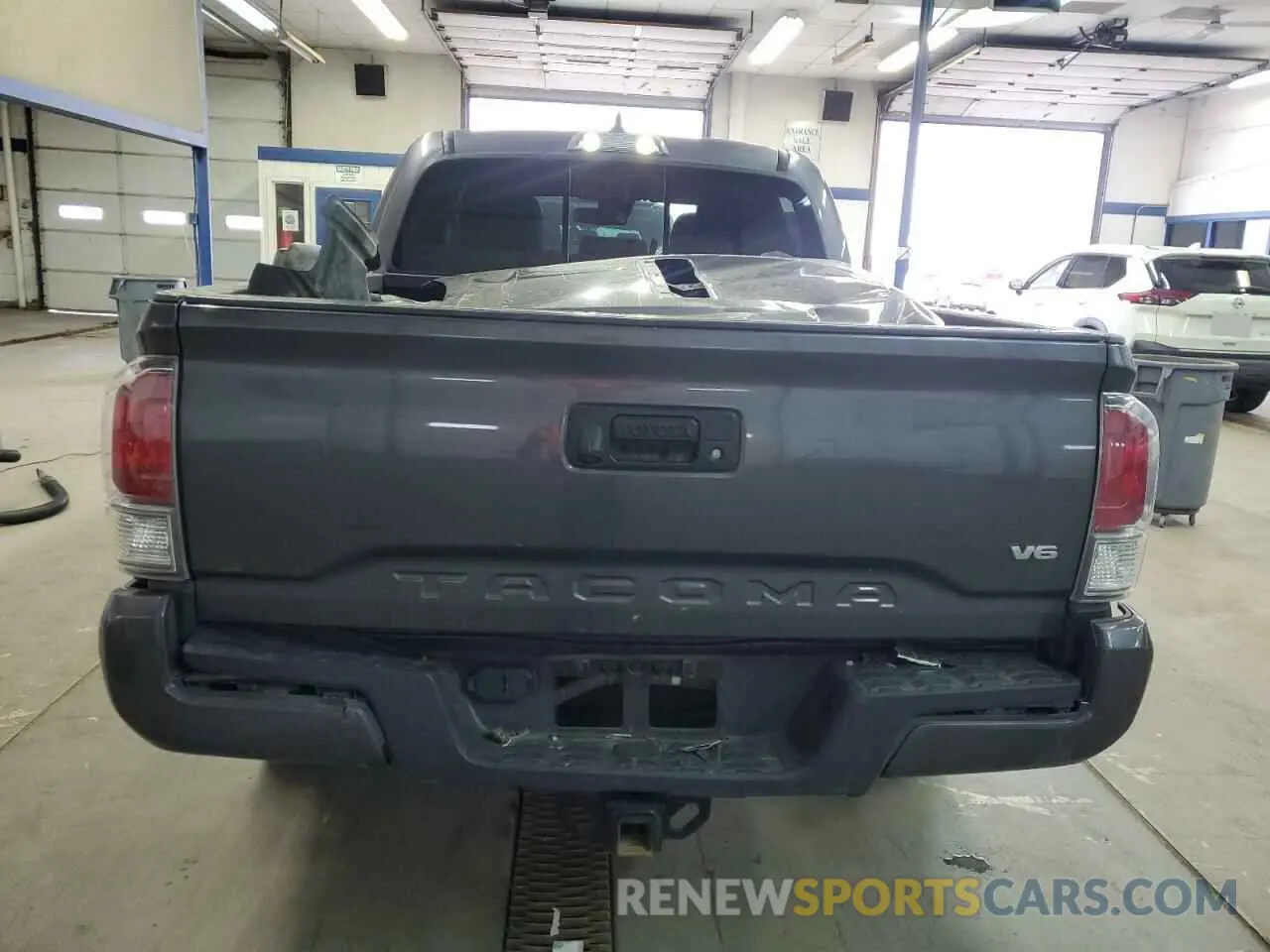 6 Photograph of a damaged car 3TMCZ5AN5NM468076 TOYOTA TACOMA 2022