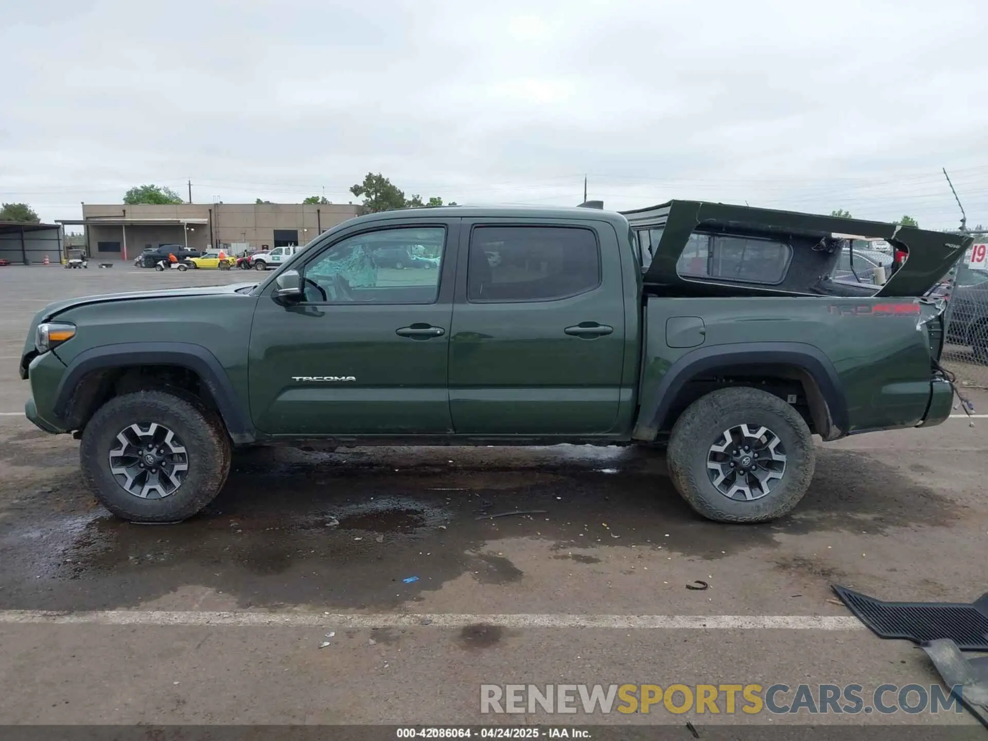 15 Photograph of a damaged car 3TMCZ5AN5NM477070 TOYOTA TACOMA 2022