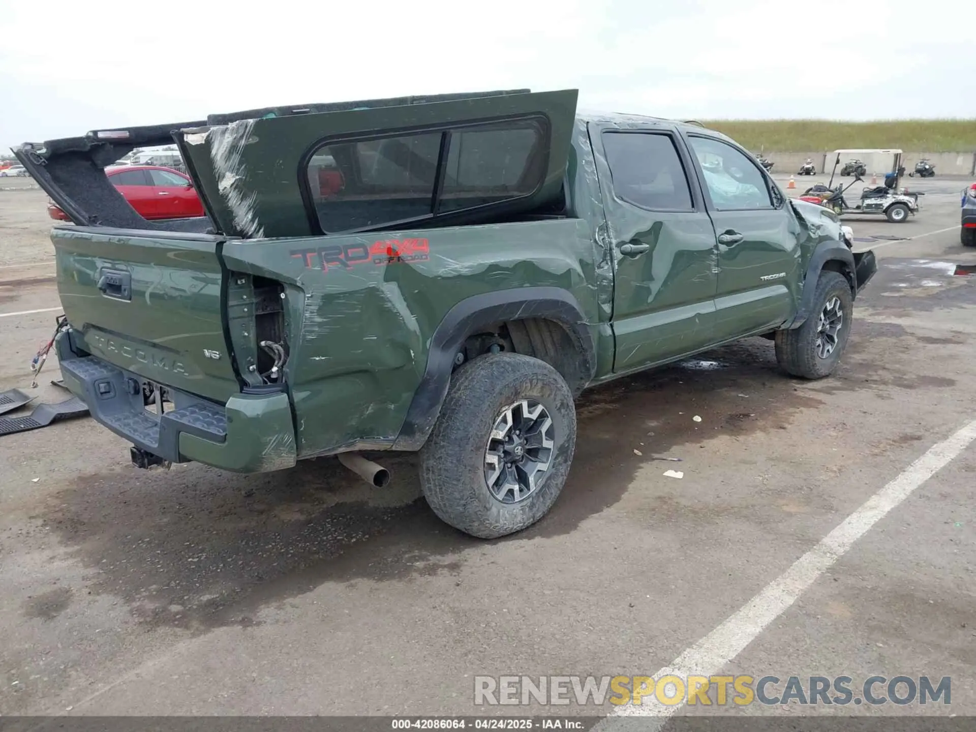 4 Photograph of a damaged car 3TMCZ5AN5NM477070 TOYOTA TACOMA 2022
