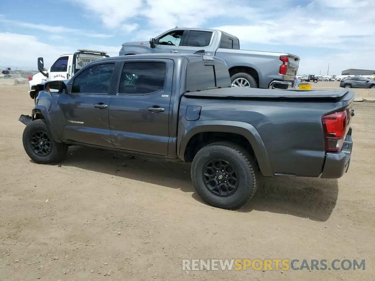 2 Photograph of a damaged car 3TMCZ5AN5NM477747 TOYOTA TACOMA 2022