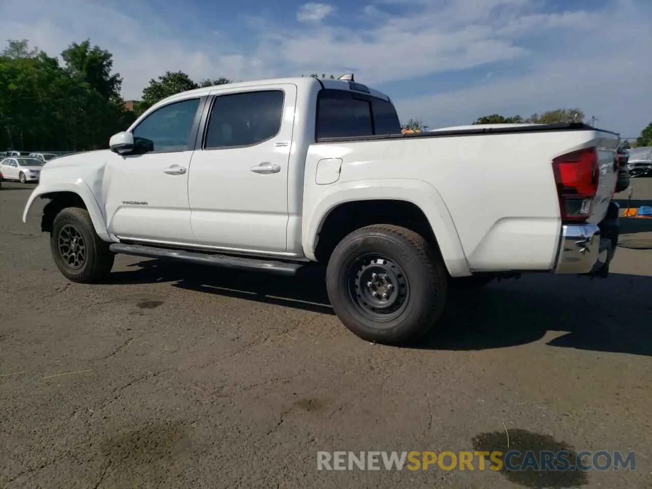 2 Photograph of a damaged car 3TMCZ5AN5NM479952 TOYOTA TACOMA 2022