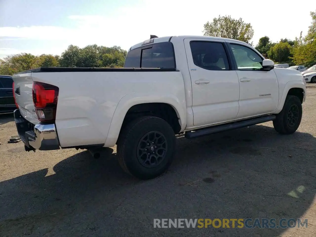 3 Photograph of a damaged car 3TMCZ5AN5NM479952 TOYOTA TACOMA 2022