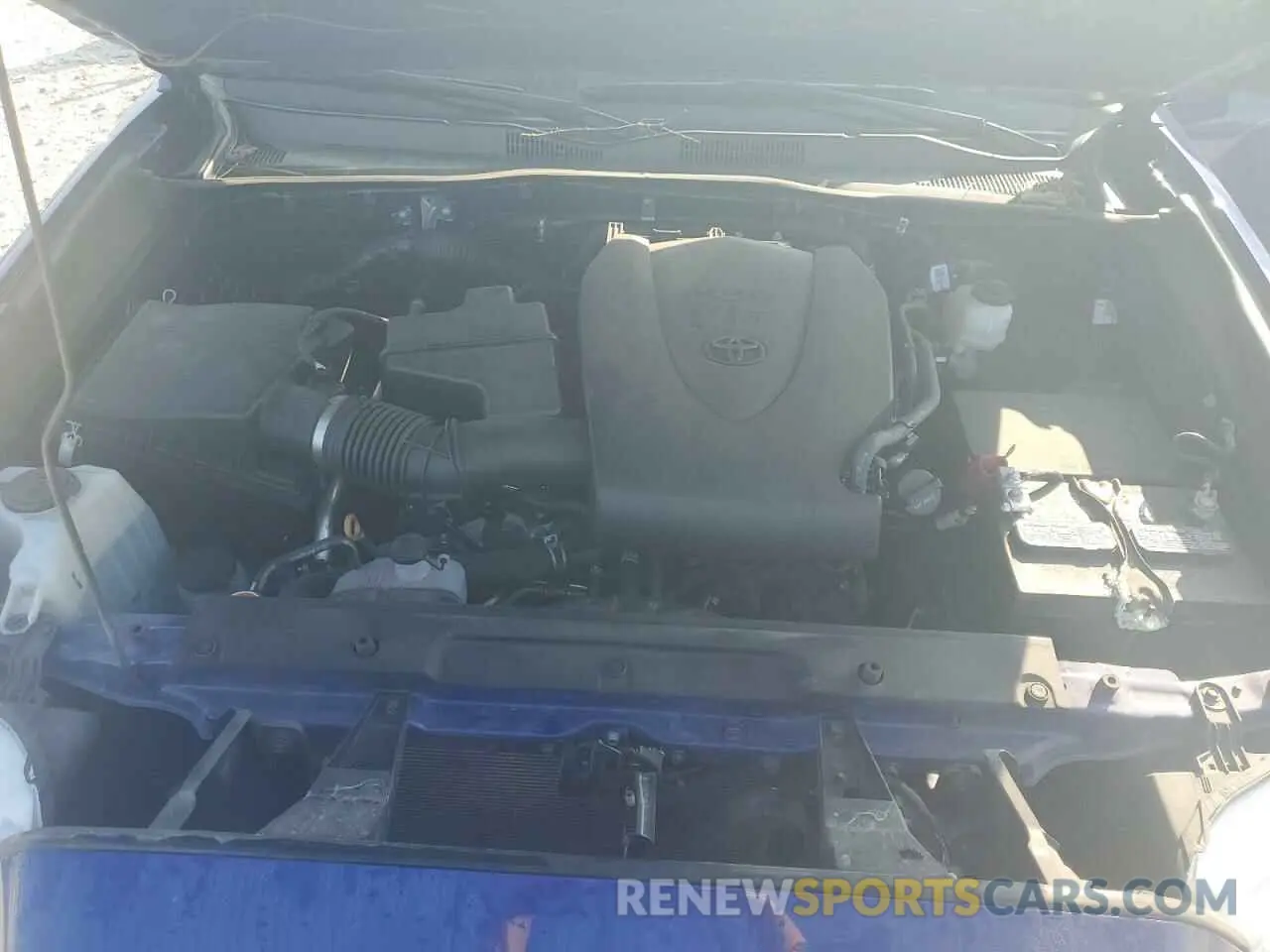 11 Photograph of a damaged car 3TMCZ5AN5NM518572 TOYOTA TACOMA 2022