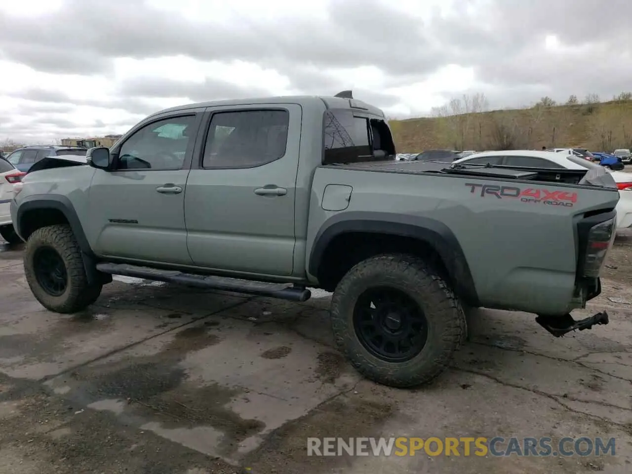 2 Photograph of a damaged car 3TMCZ5AN5NM530673 TOYOTA TACOMA 2022