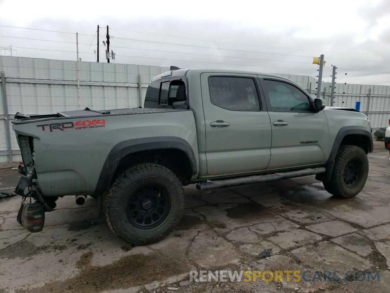 3 Photograph of a damaged car 3TMCZ5AN5NM530673 TOYOTA TACOMA 2022