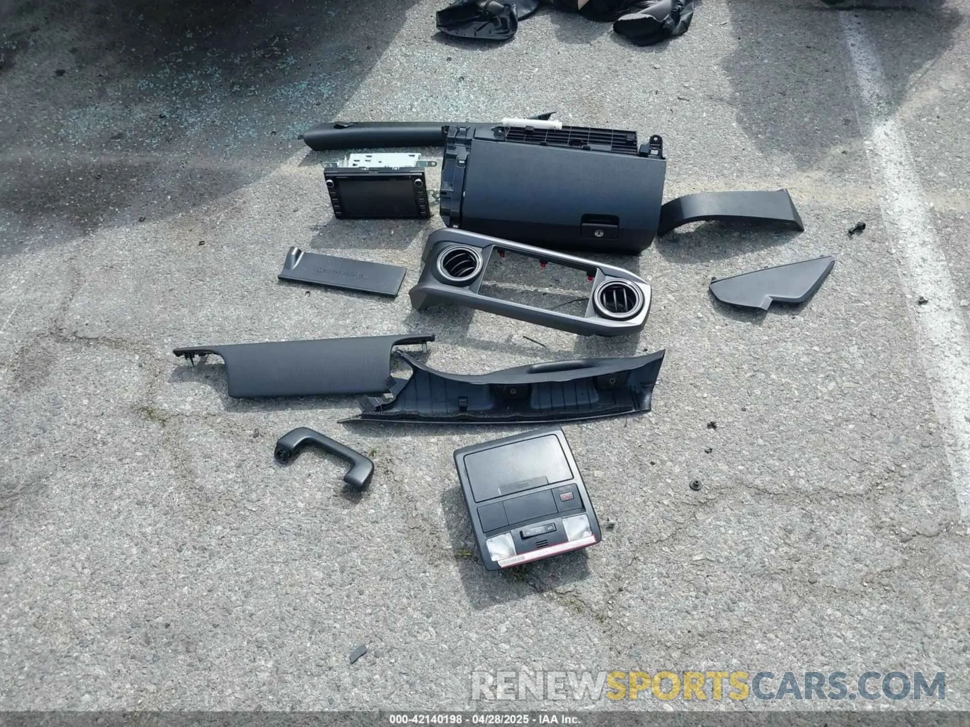11 Photograph of a damaged car 3TMCZ5AN6NM491351 TOYOTA TACOMA 2022