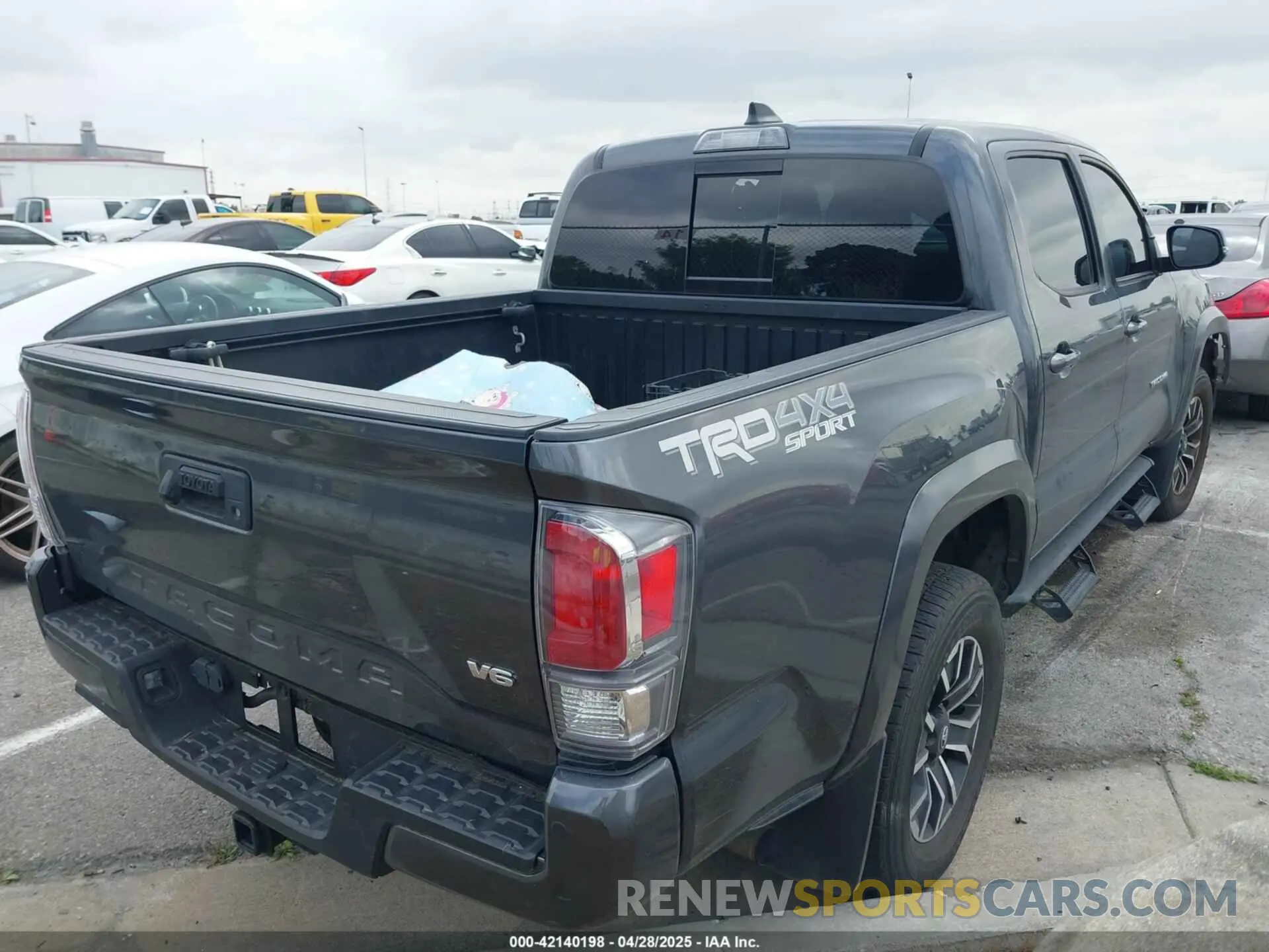 4 Photograph of a damaged car 3TMCZ5AN6NM491351 TOYOTA TACOMA 2022