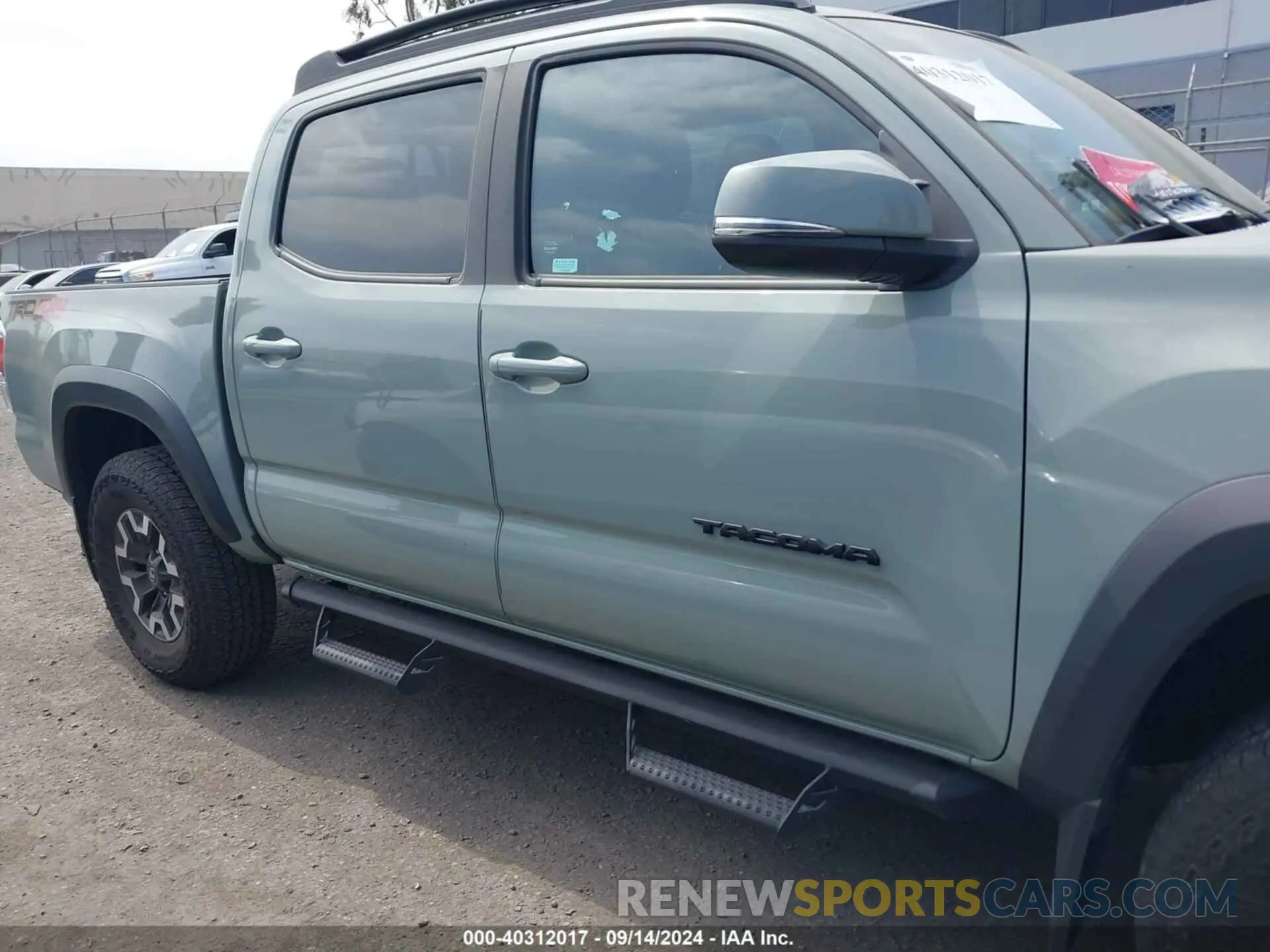 13 Photograph of a damaged car 3TMCZ5AN6NM506947 TOYOTA TACOMA 2022