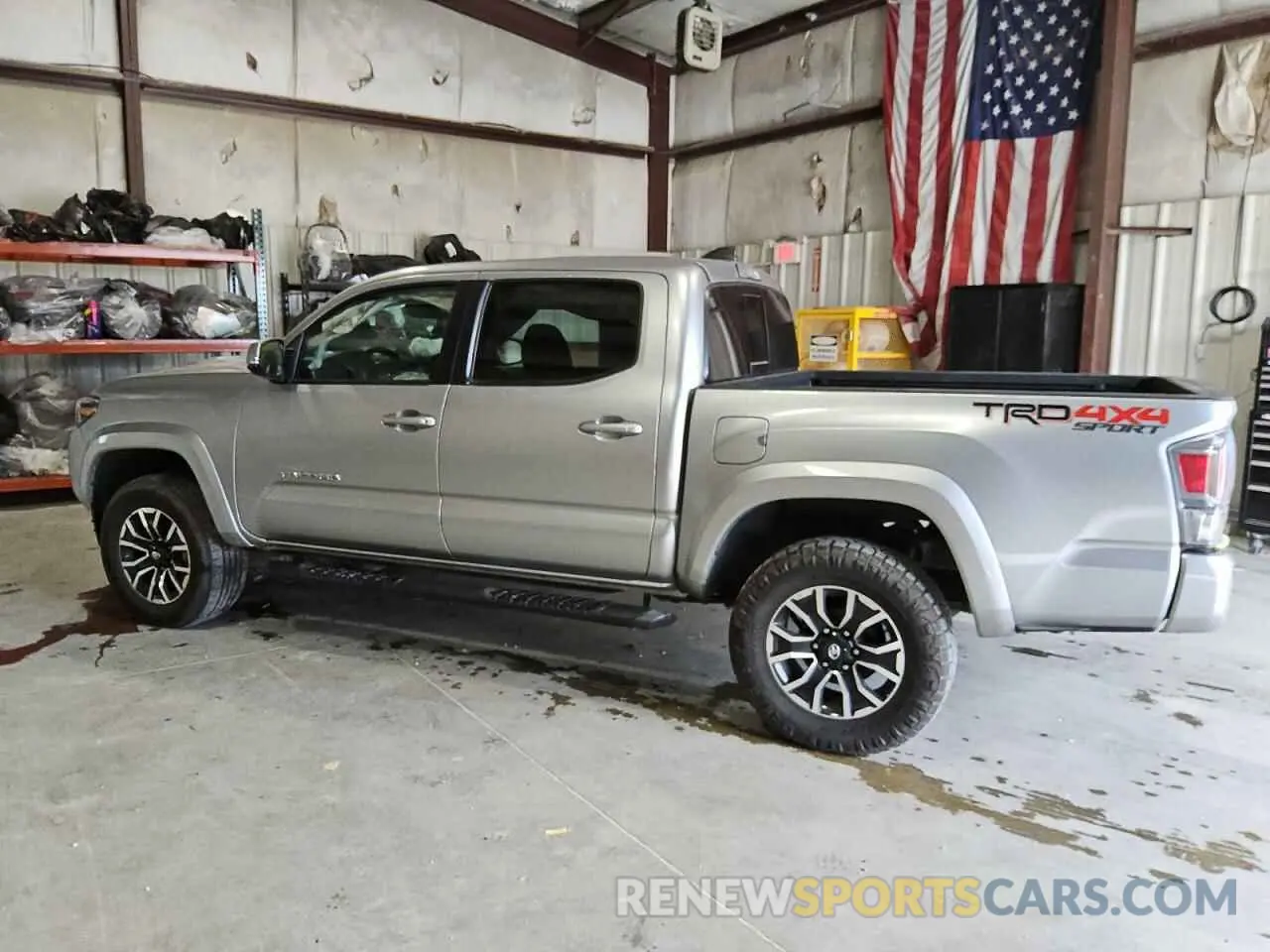 2 Photograph of a damaged car 3TMCZ5AN6NM524803 TOYOTA TACOMA 2022