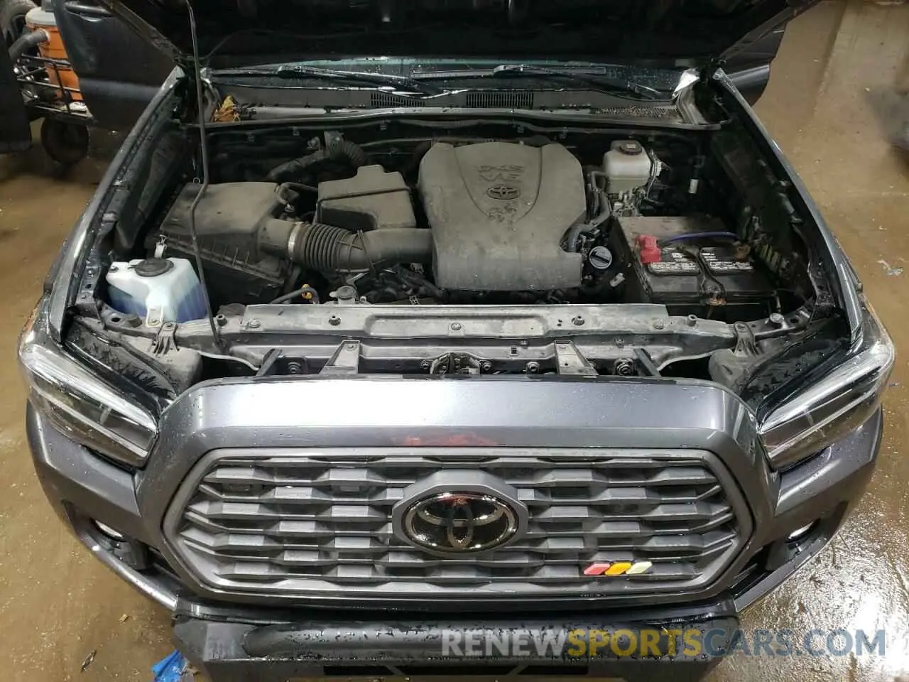 11 Photograph of a damaged car 3TMCZ5AN7NM460190 TOYOTA TACOMA 2022