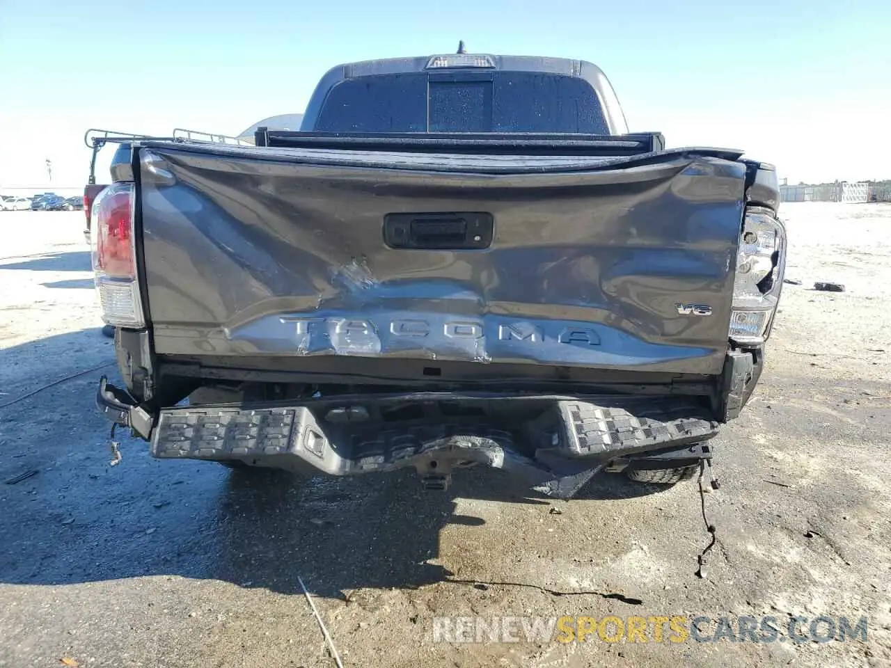 6 Photograph of a damaged car 3TMCZ5AN7NM471576 TOYOTA TACOMA 2022