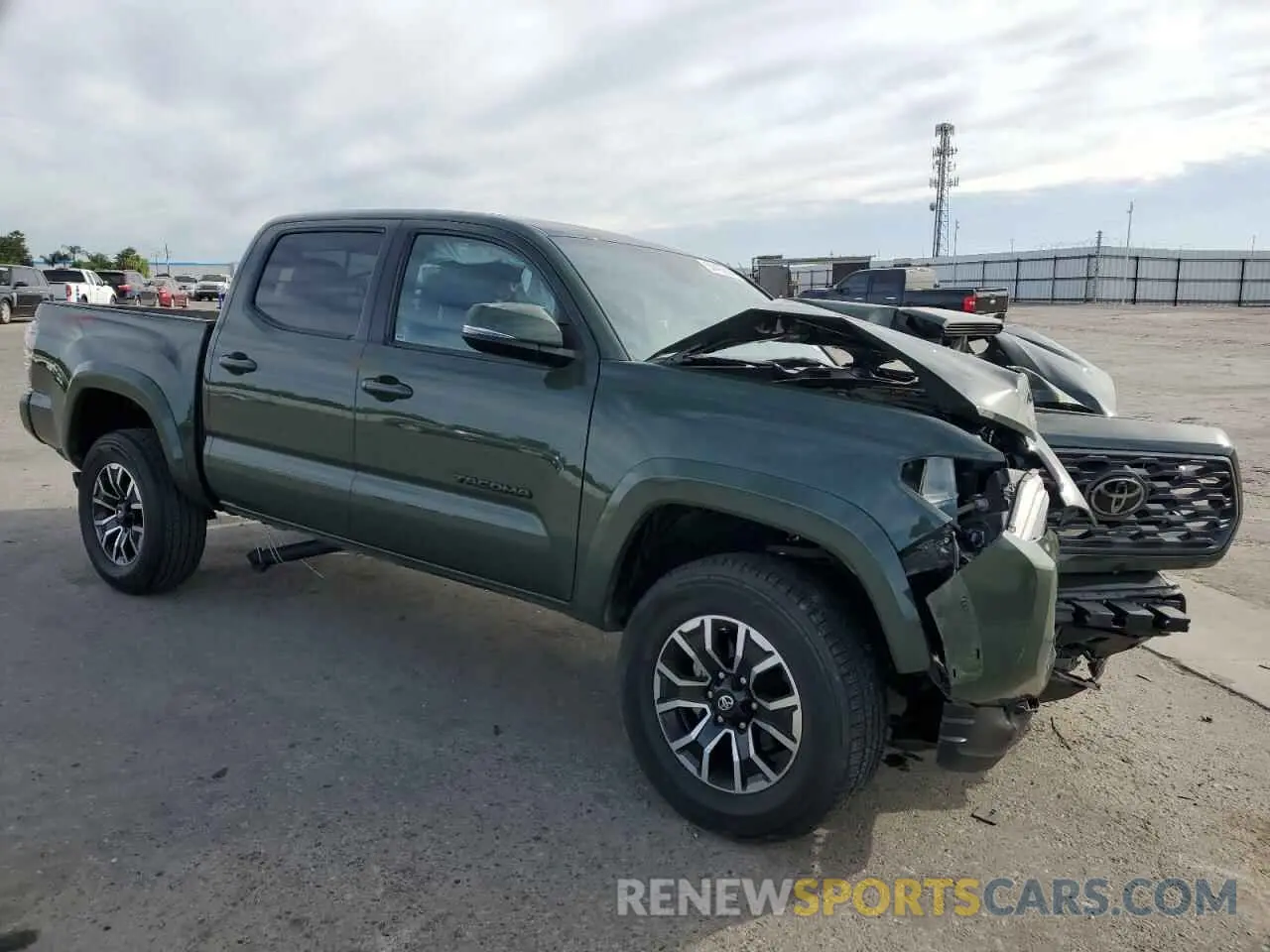 4 Photograph of a damaged car 3TMCZ5AN7NM482299 TOYOTA TACOMA 2022