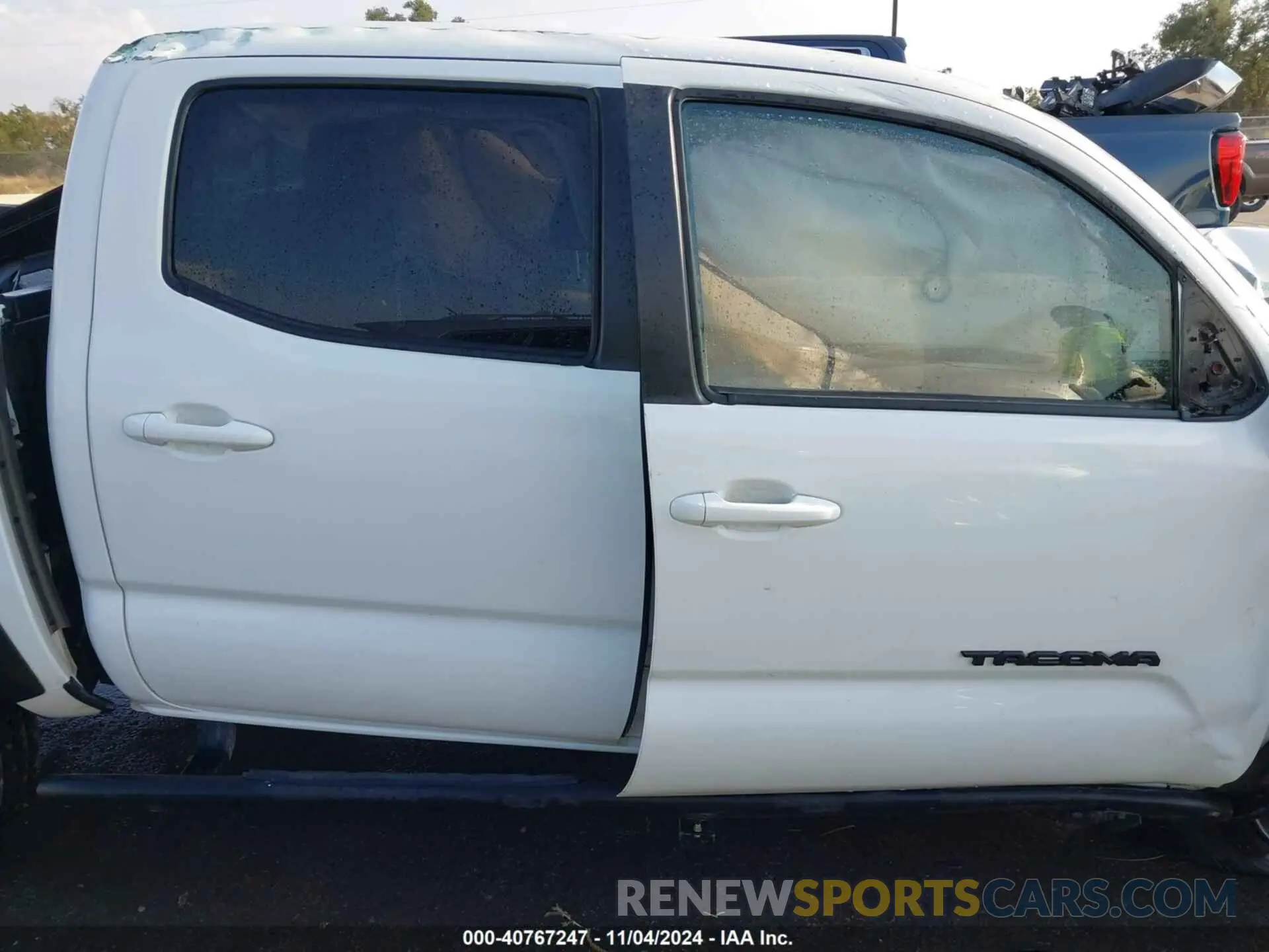 13 Photograph of a damaged car 3TMCZ5AN7NM497093 TOYOTA TACOMA 2022