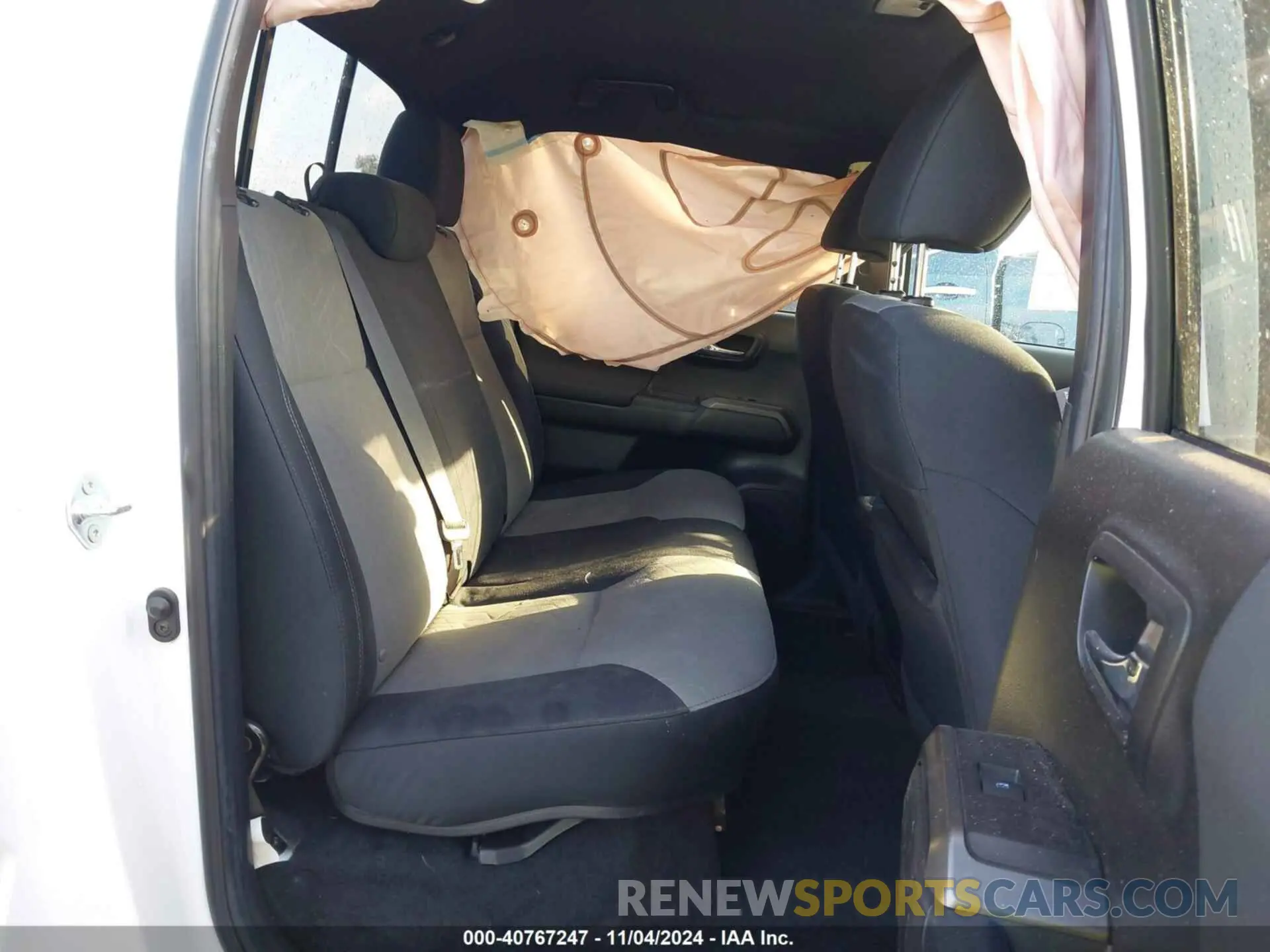 8 Photograph of a damaged car 3TMCZ5AN7NM497093 TOYOTA TACOMA 2022