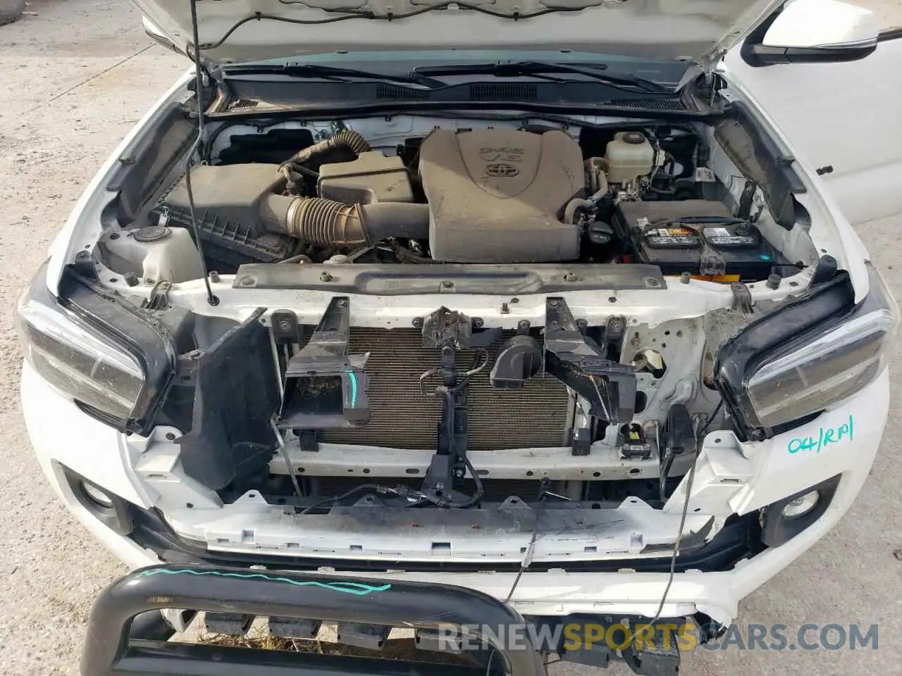 11 Photograph of a damaged car 3TMCZ5AN7NM499913 TOYOTA TACOMA 2022