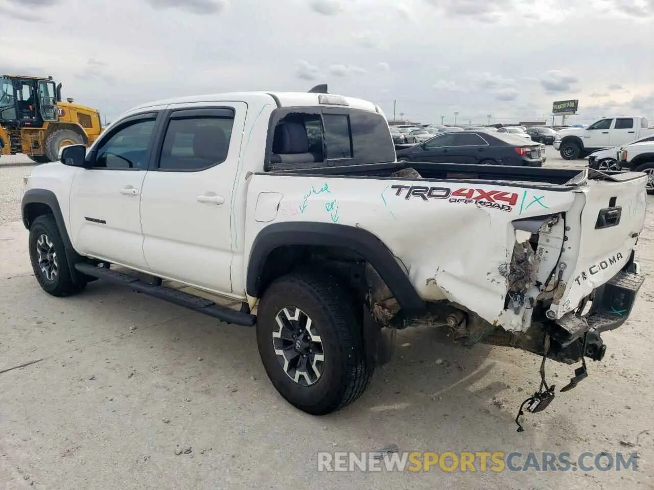 2 Photograph of a damaged car 3TMCZ5AN7NM499913 TOYOTA TACOMA 2022