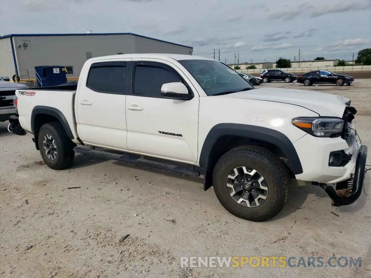4 Photograph of a damaged car 3TMCZ5AN7NM499913 TOYOTA TACOMA 2022