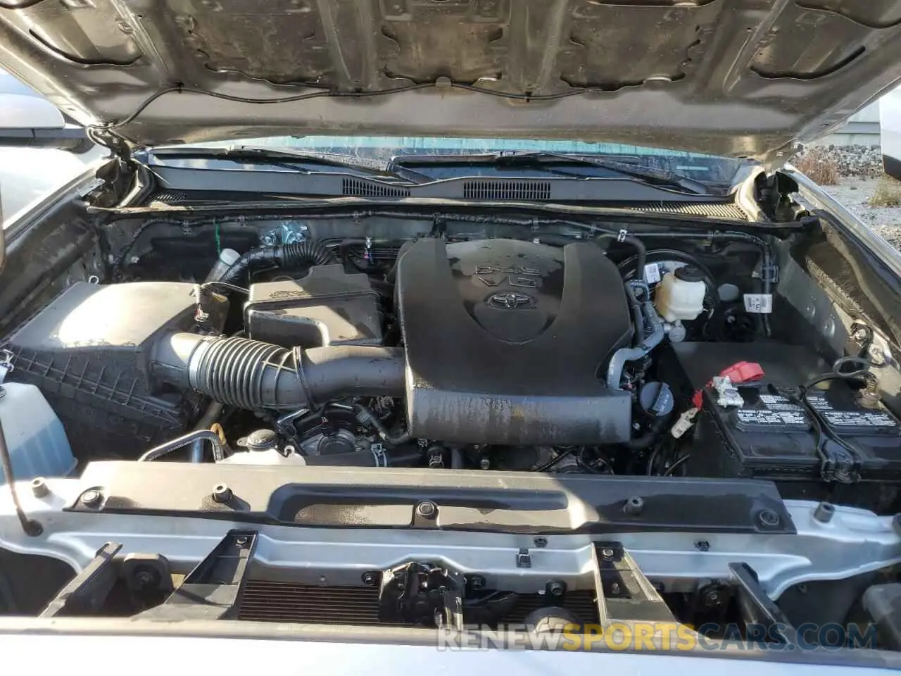 11 Photograph of a damaged car 3TMCZ5AN7NM520159 TOYOTA TACOMA 2022