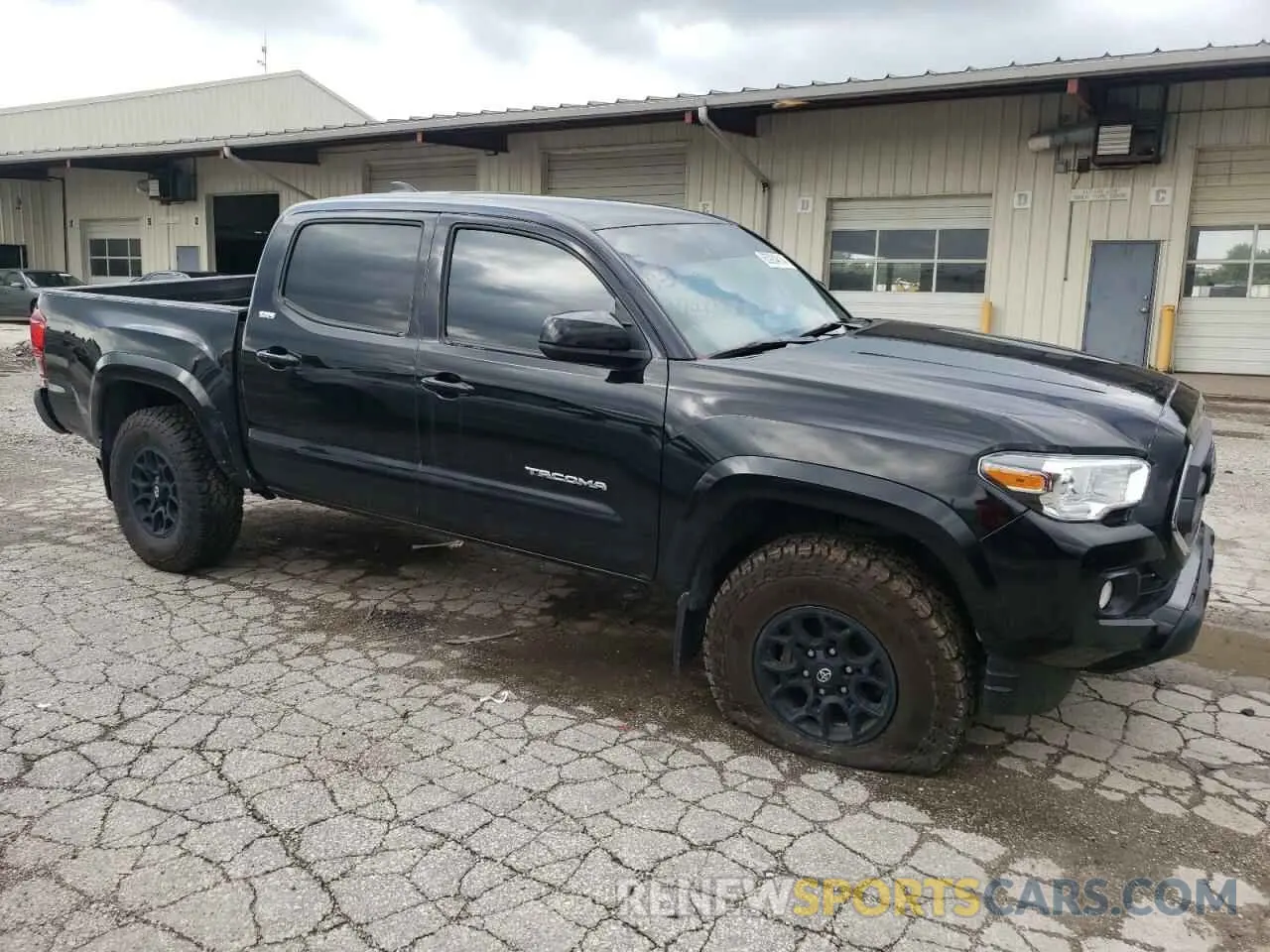 4 Photograph of a damaged car 3TMCZ5AN8NM485650 TOYOTA TACOMA 2022