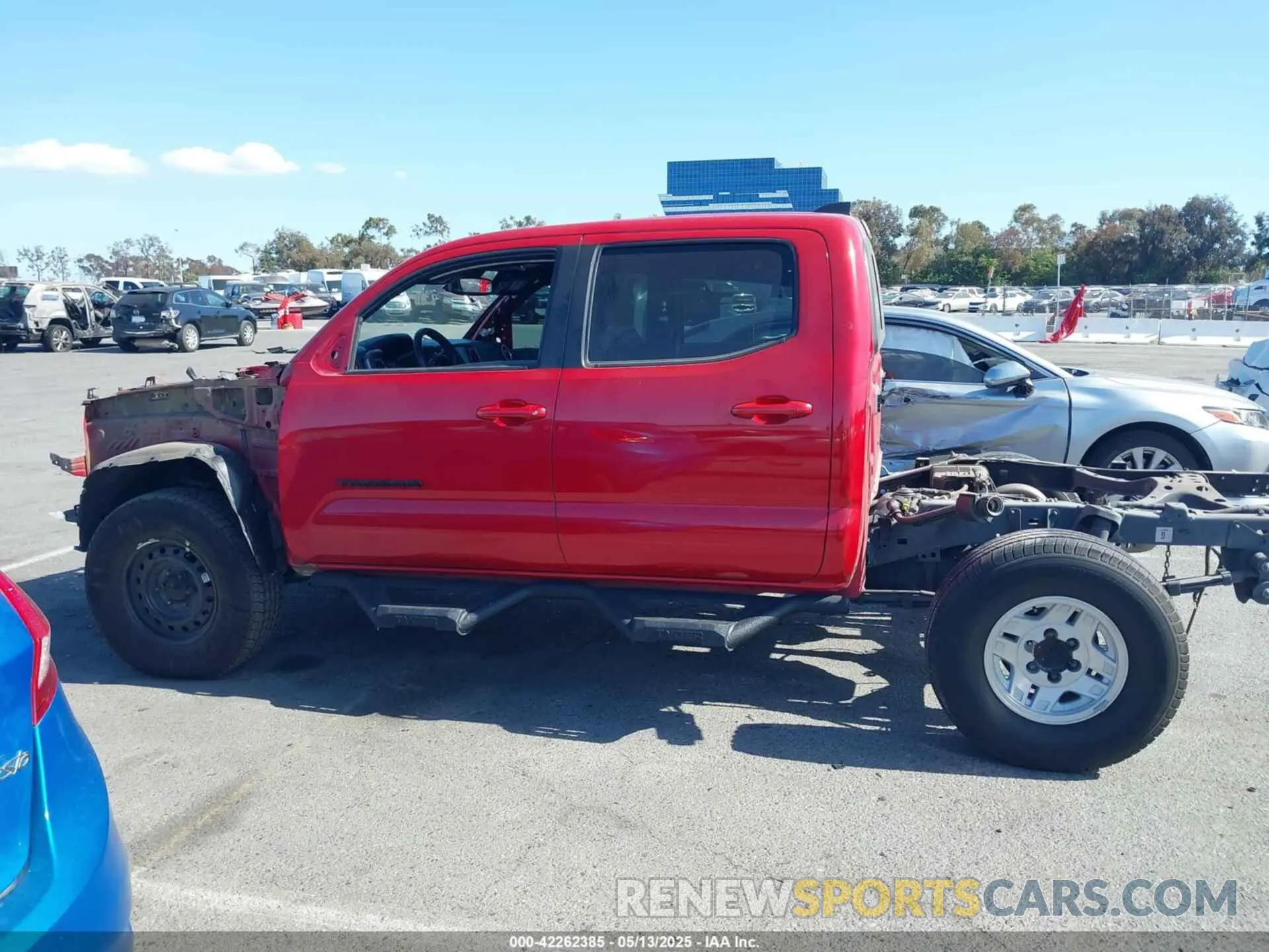 13 Photograph of a damaged car 3TMCZ5AN8NM493053 TOYOTA TACOMA 2022