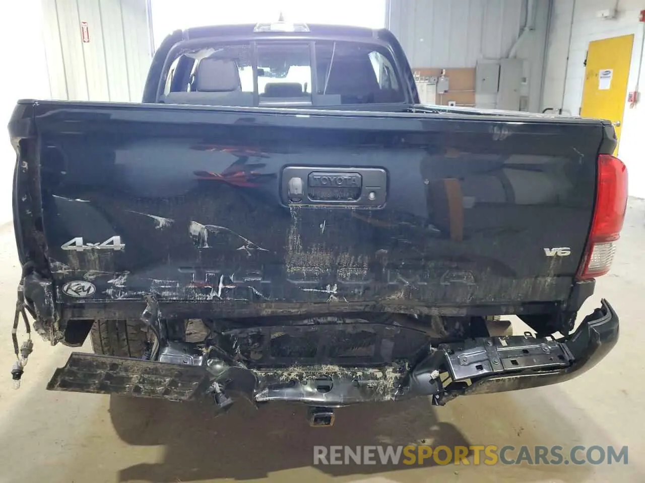 6 Photograph of a damaged car 3TMCZ5AN8NM501197 TOYOTA TACOMA 2022