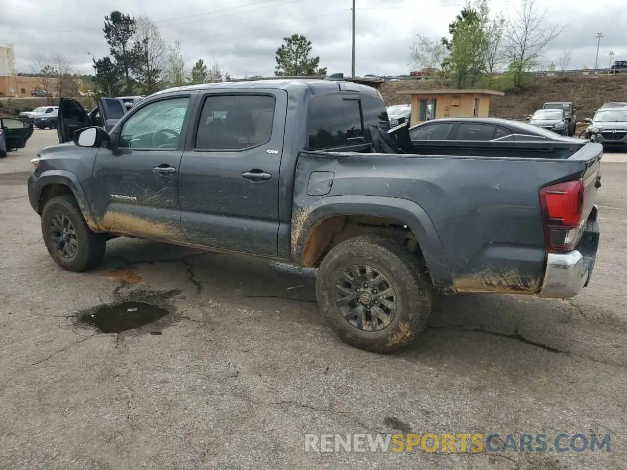 2 Photograph of a damaged car 3TMCZ5AN8NM523751 TOYOTA TACOMA 2022