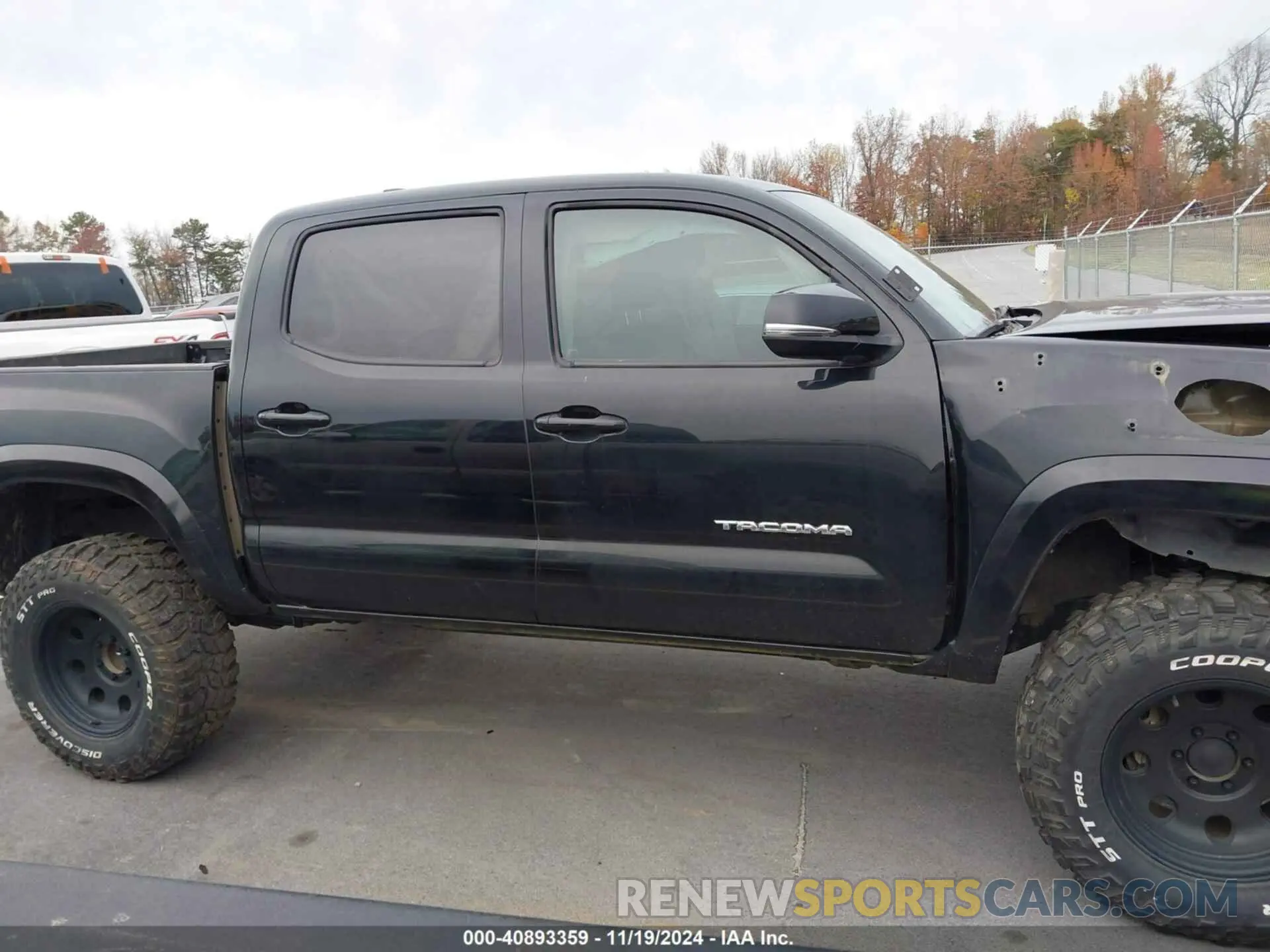 13 Photograph of a damaged car 3TMCZ5AN9NM455492 TOYOTA TACOMA 2022