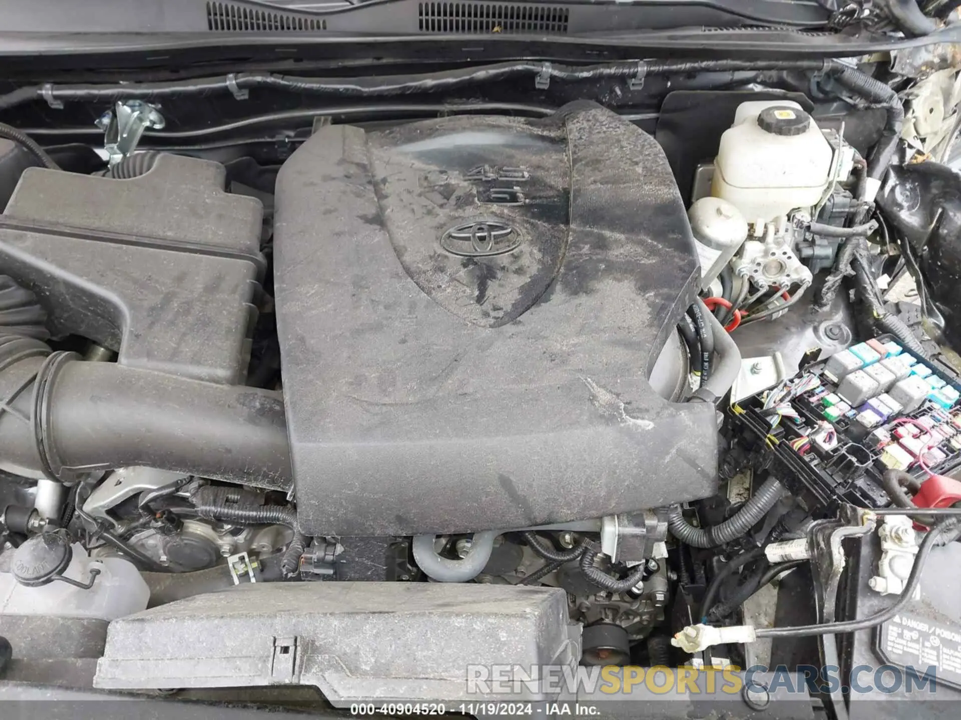 10 Photograph of a damaged car 3TMCZ5AN9NM464726 TOYOTA TACOMA 2022