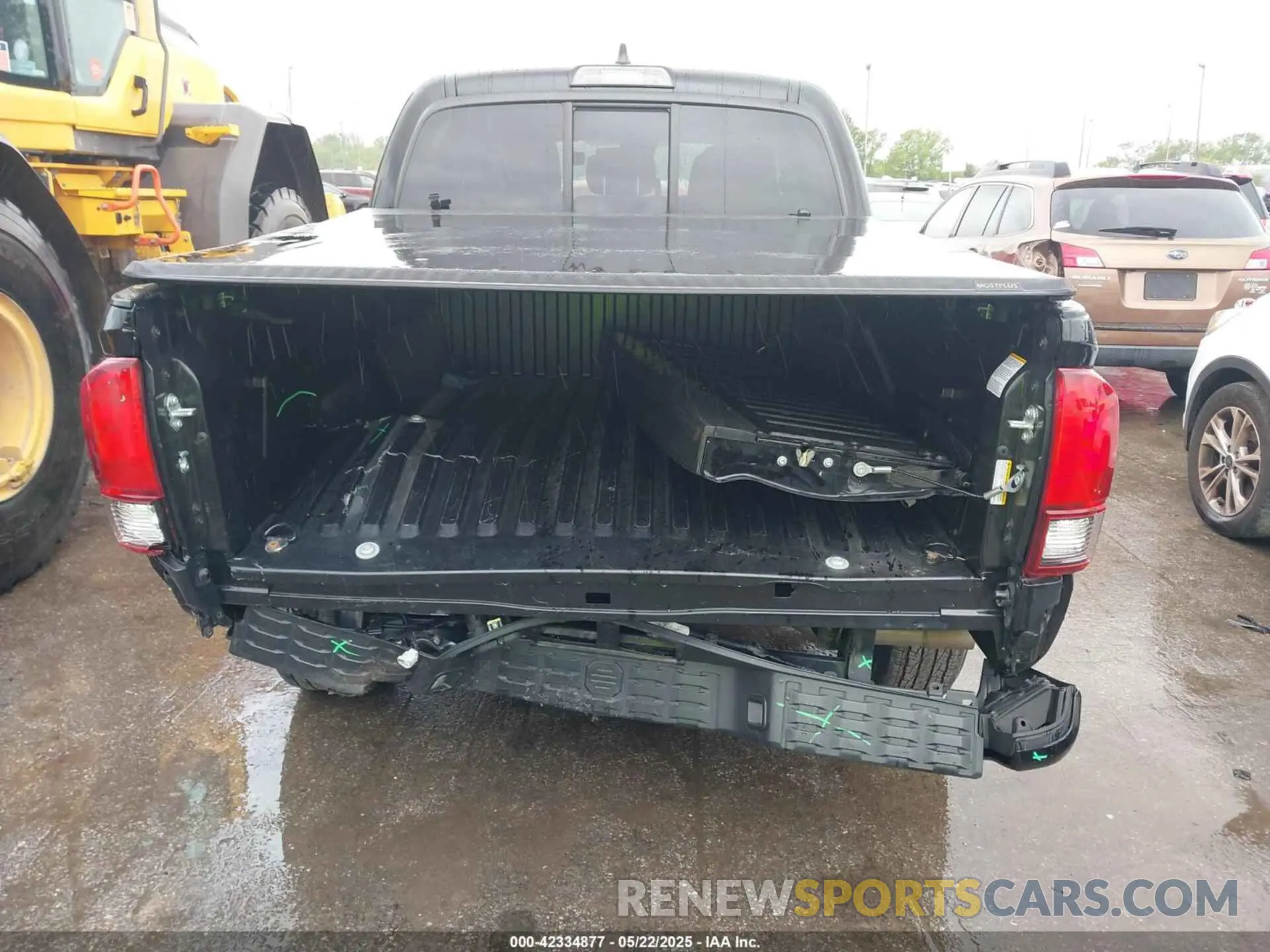 17 Photograph of a damaged car 3TMCZ5AN9NM475757 TOYOTA TACOMA 2022