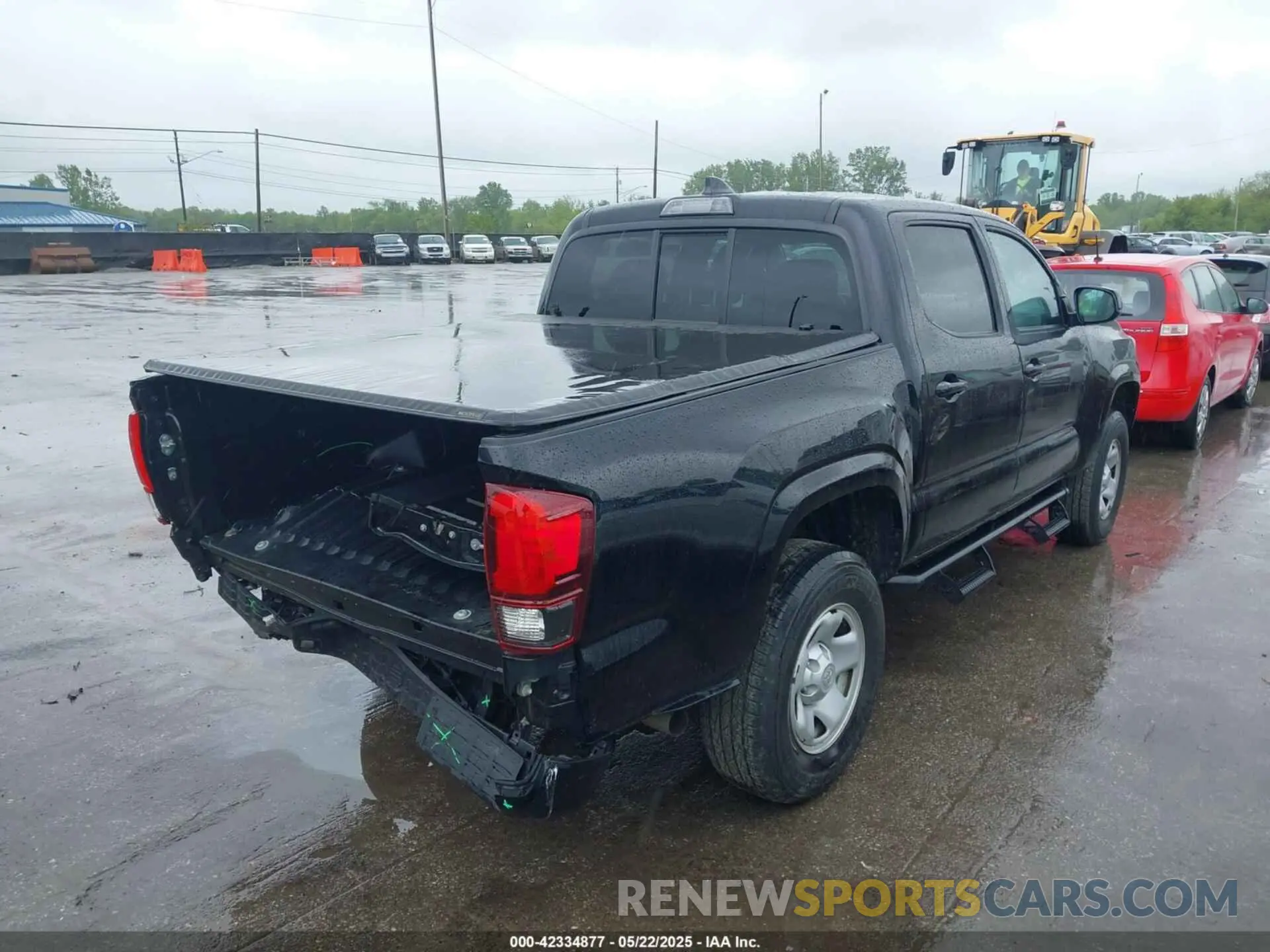 4 Photograph of a damaged car 3TMCZ5AN9NM475757 TOYOTA TACOMA 2022