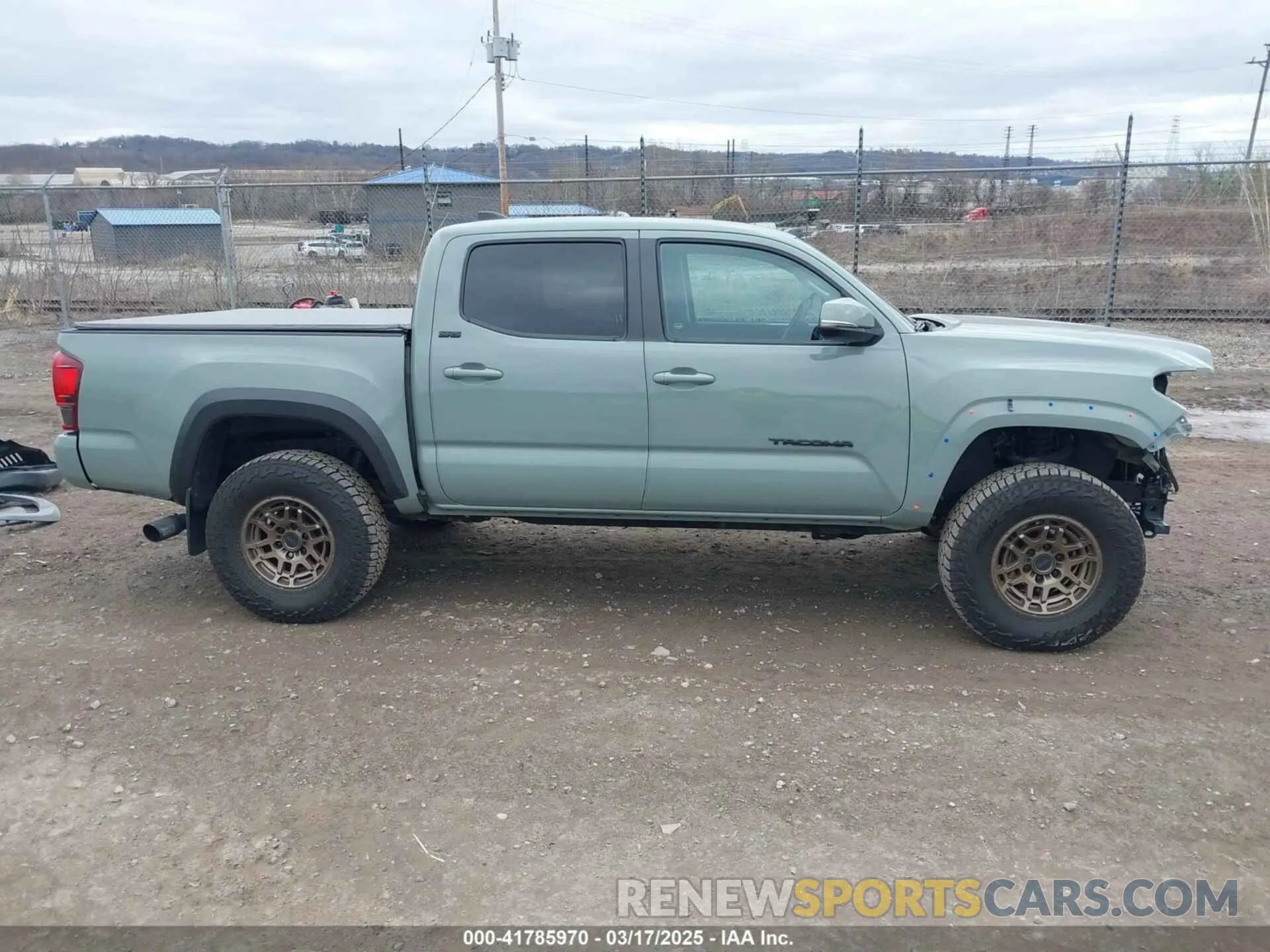 14 Photograph of a damaged car 3TMCZ5AN9NM508269 TOYOTA TACOMA 2022