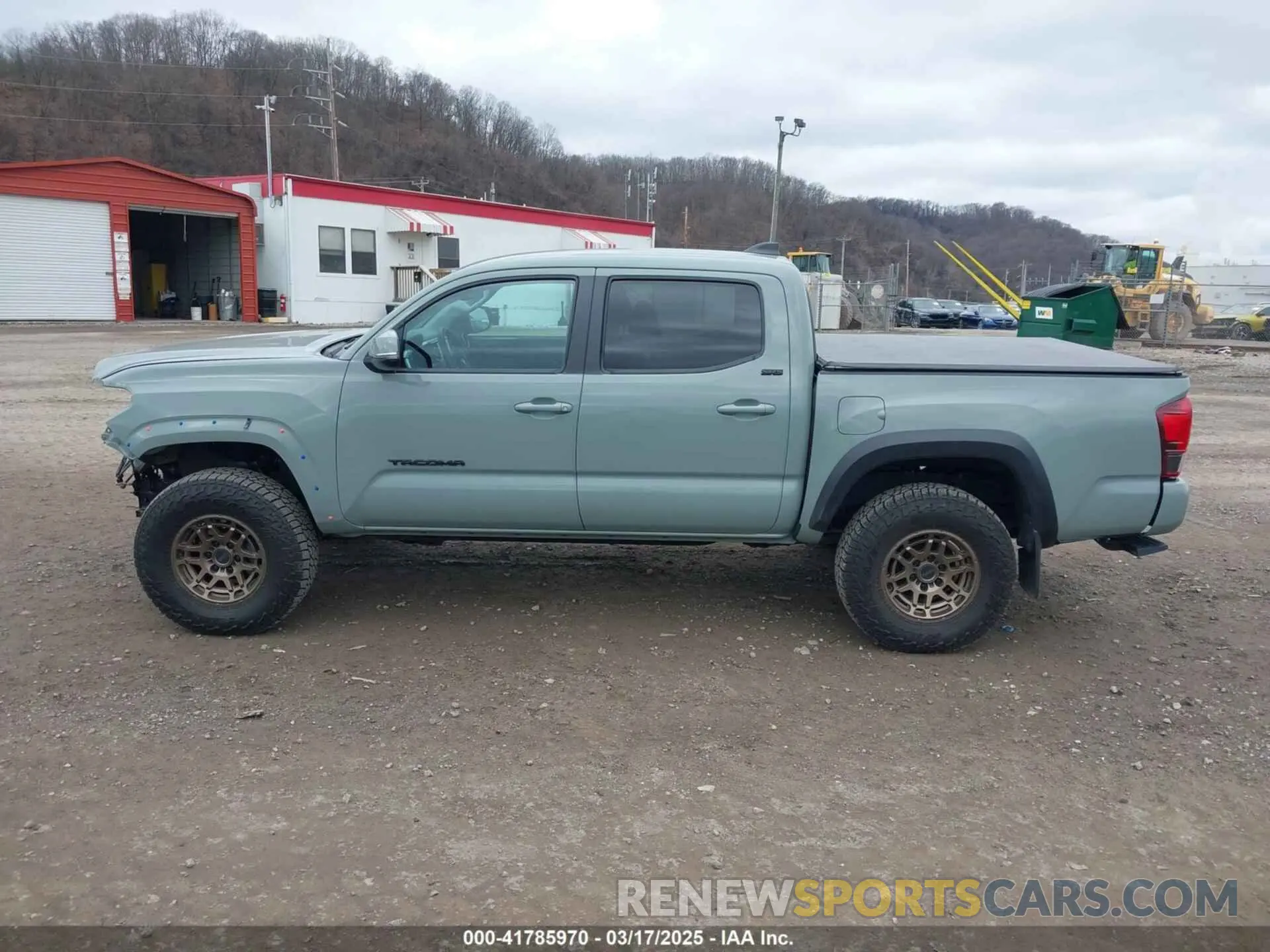 15 Photograph of a damaged car 3TMCZ5AN9NM508269 TOYOTA TACOMA 2022