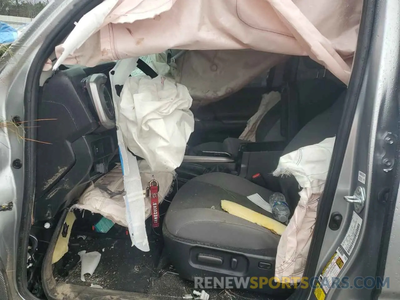 7 Photograph of a damaged car 3TMCZ5AN9NM517425 TOYOTA TACOMA 2022