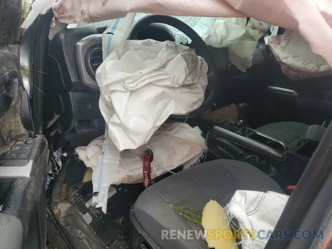 8 Photograph of a damaged car 3TMCZ5AN9NM517425 TOYOTA TACOMA 2022