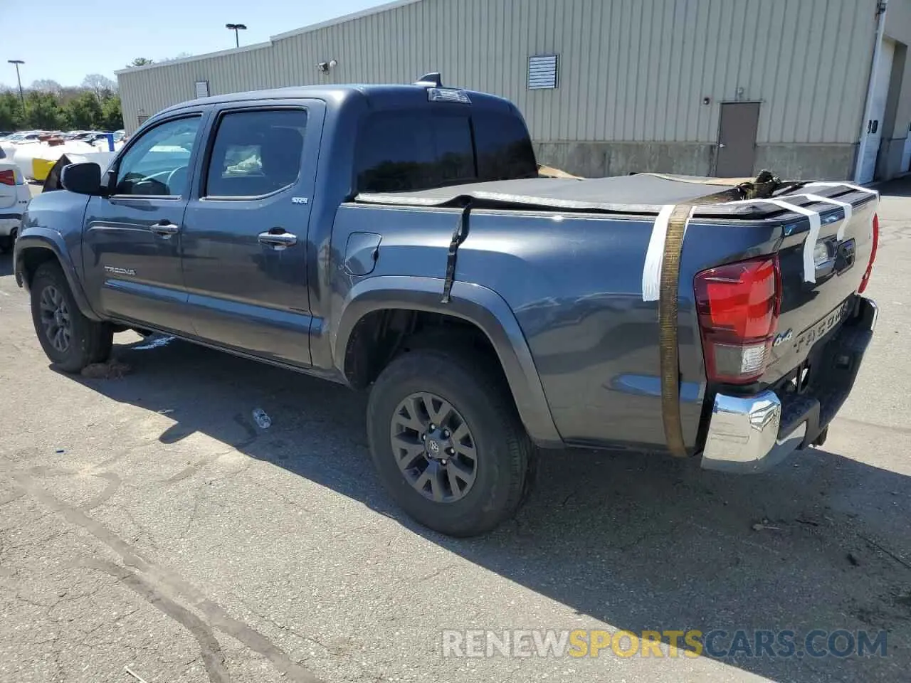 2 Photograph of a damaged car 3TMCZ5AN9NM525590 TOYOTA TACOMA 2022