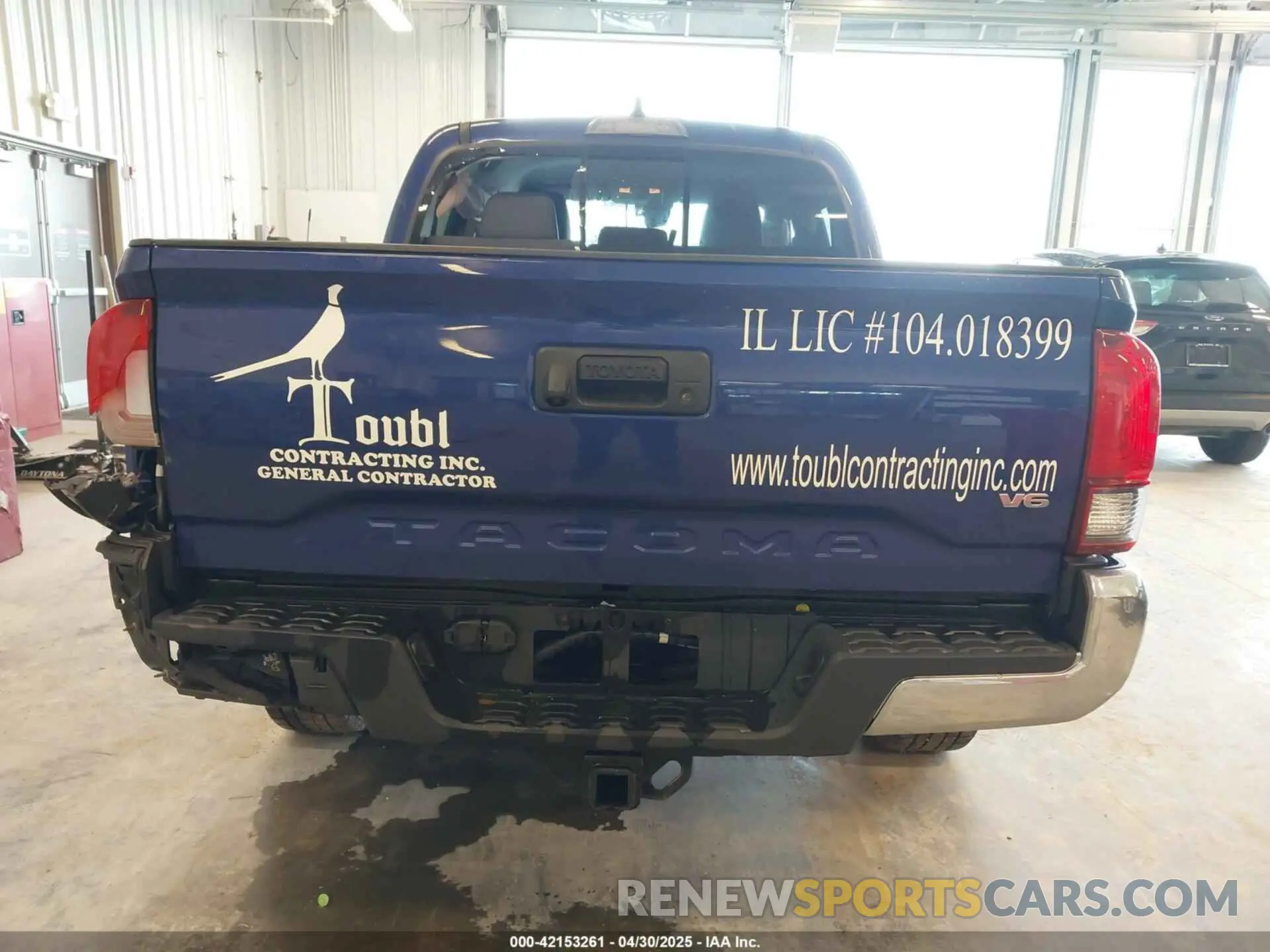 17 Photograph of a damaged car 3TMCZ5ANXNM459373 TOYOTA TACOMA 2022