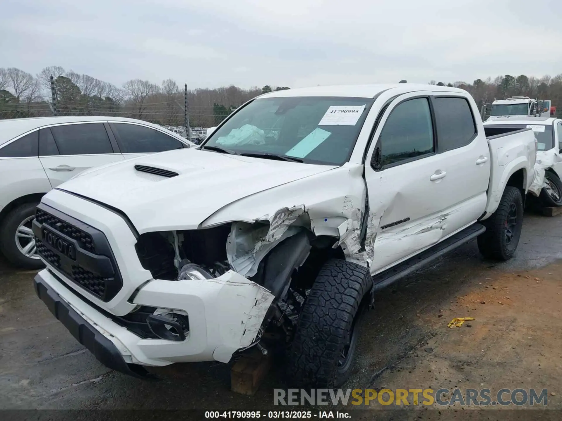 2 Photograph of a damaged car 3TMCZ5ANXNM467411 TOYOTA TACOMA 2022