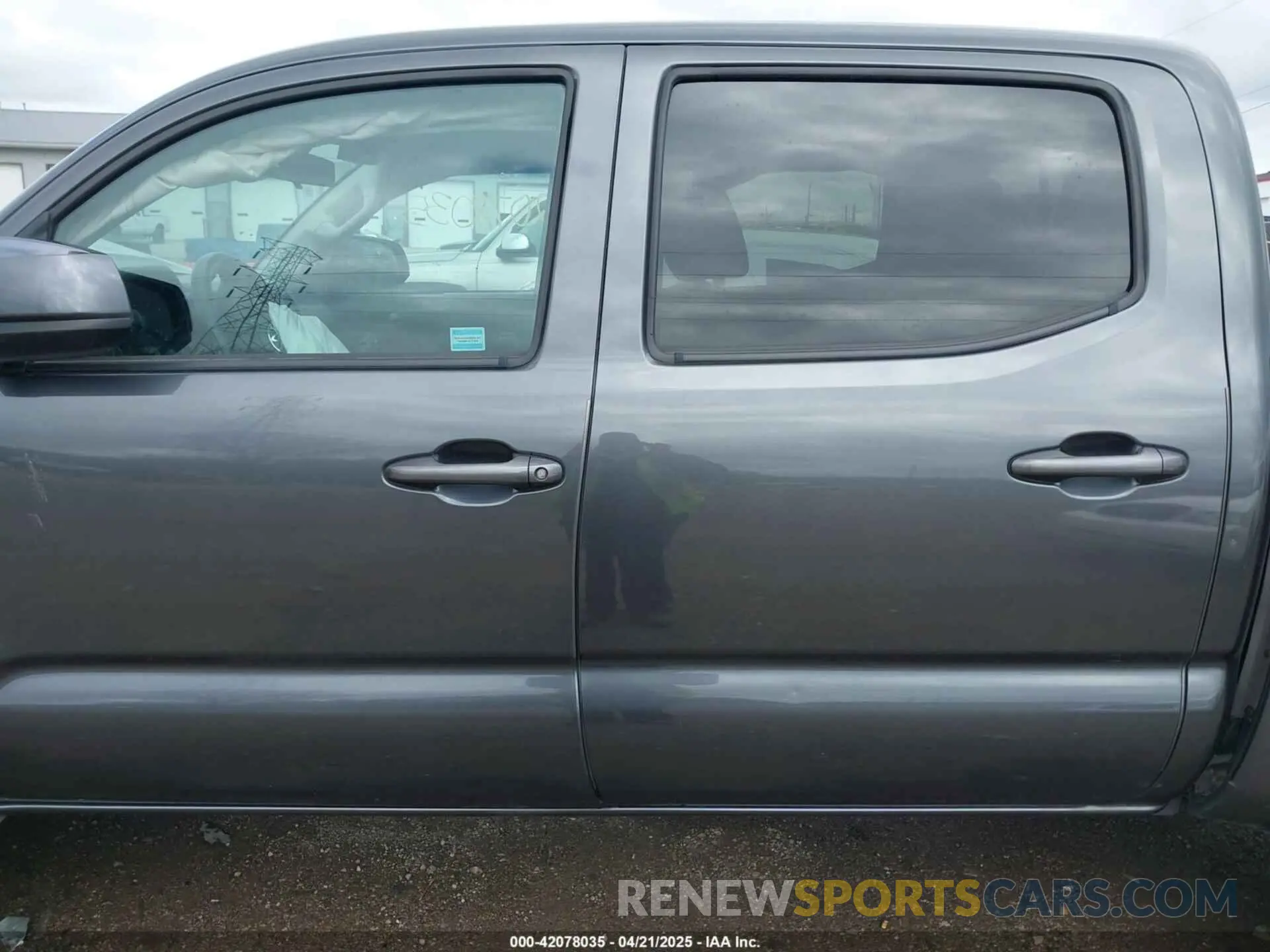 15 Photograph of a damaged car 3TMCZ5ANXNM483172 TOYOTA TACOMA 2022
