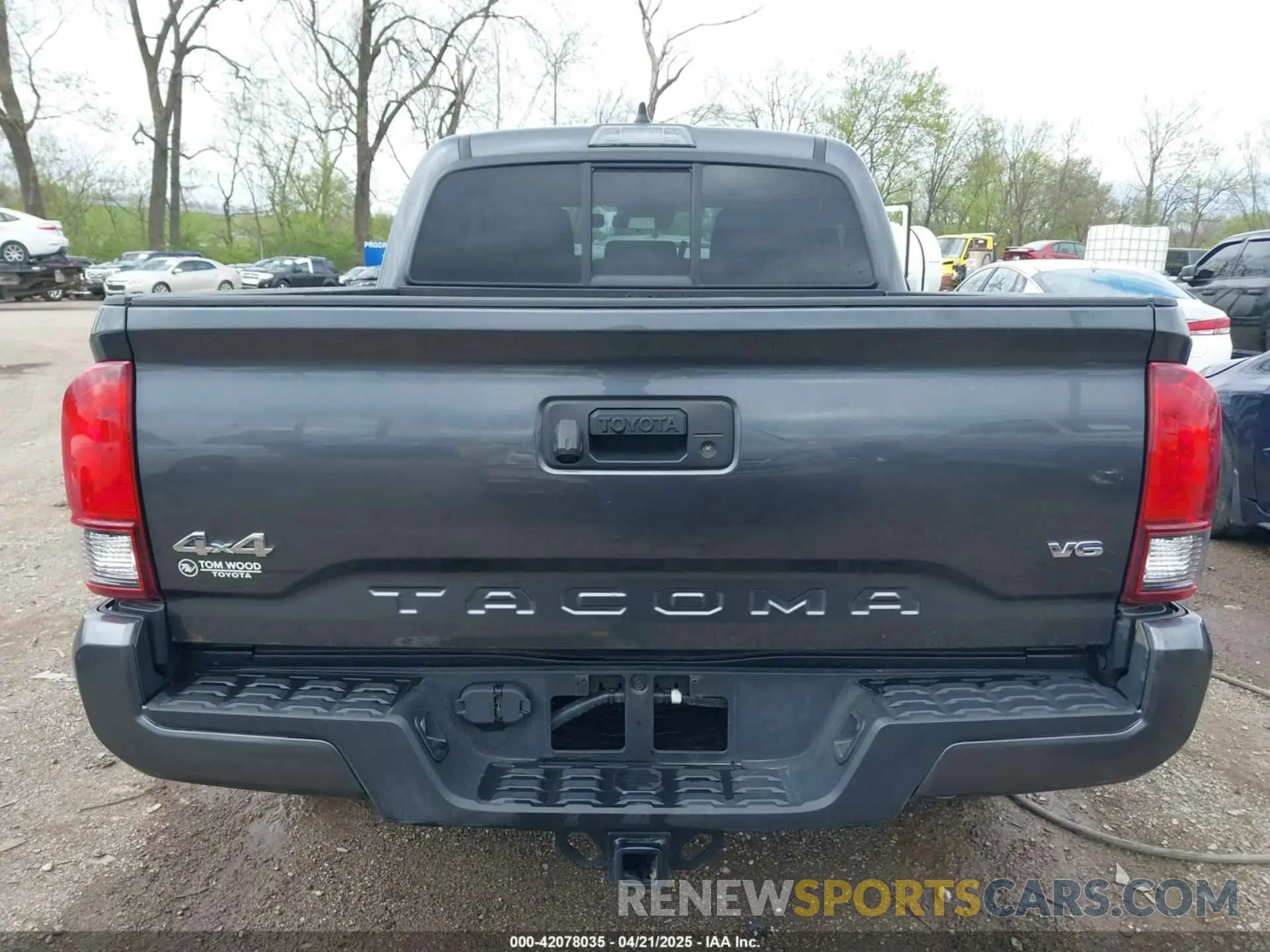 17 Photograph of a damaged car 3TMCZ5ANXNM483172 TOYOTA TACOMA 2022