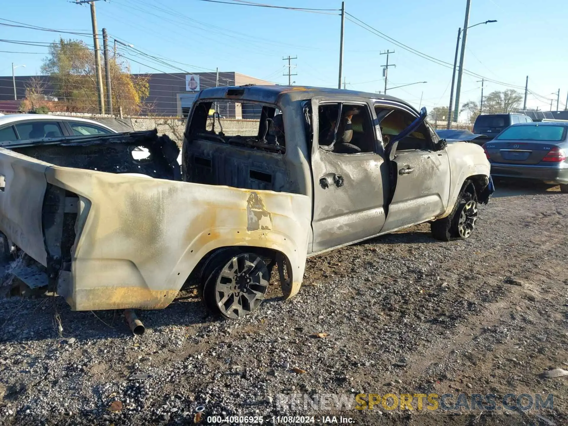 4 Photograph of a damaged car 3TMCZ5ANXNM490087 TOYOTA TACOMA 2022
