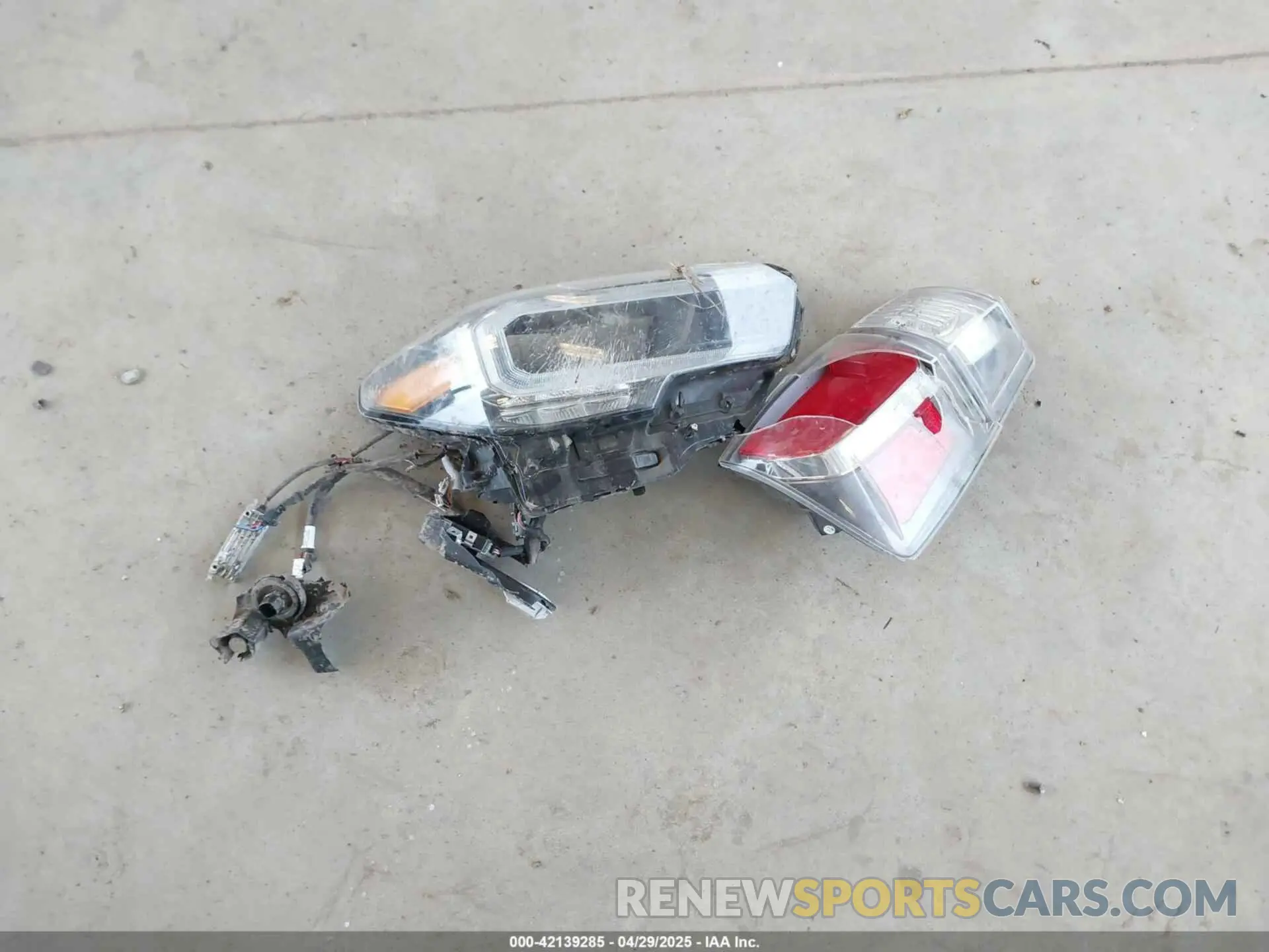 12 Photograph of a damaged car 3TMCZ5ANXNM493703 TOYOTA TACOMA 2022