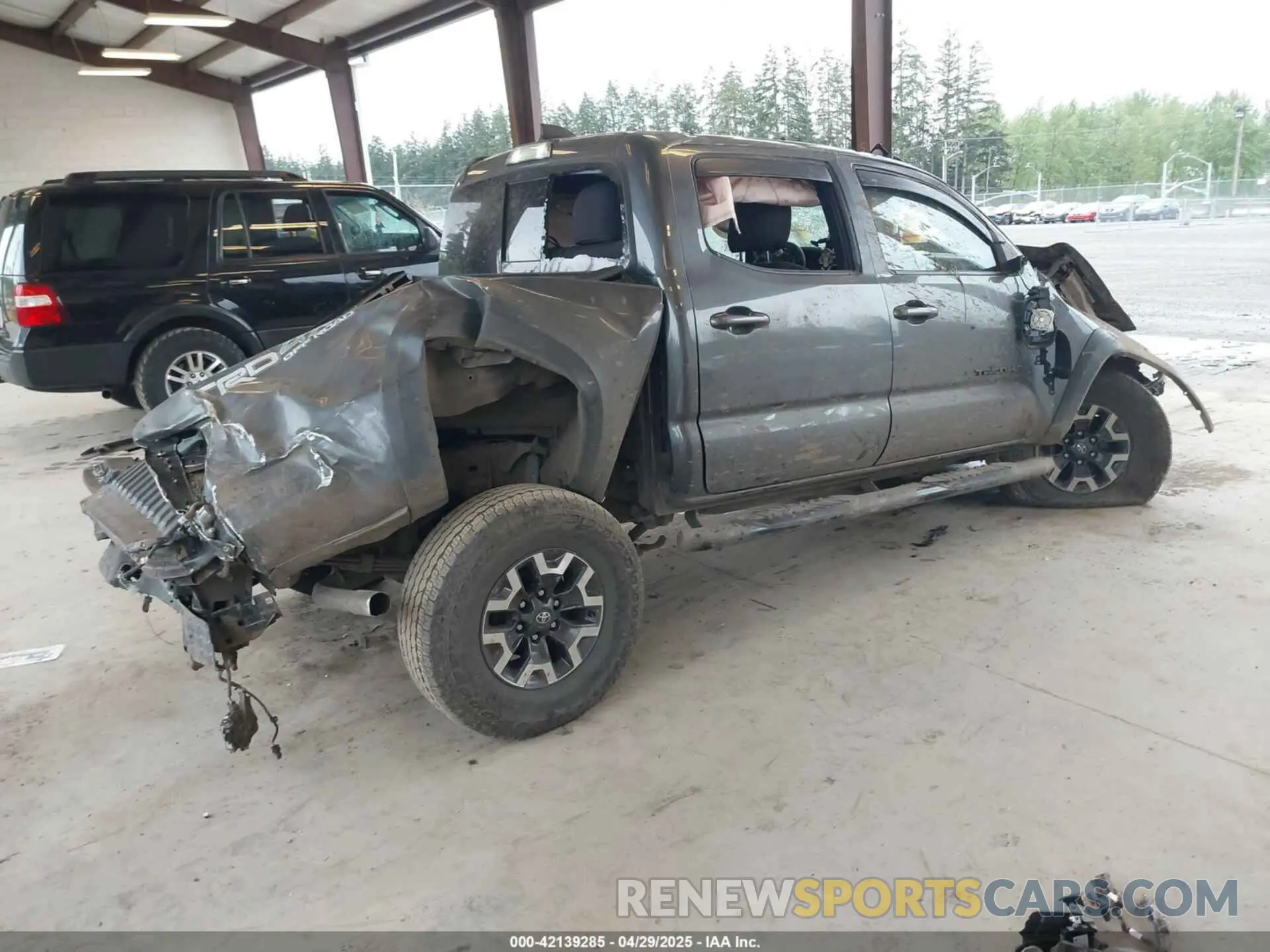 4 Photograph of a damaged car 3TMCZ5ANXNM493703 TOYOTA TACOMA 2022