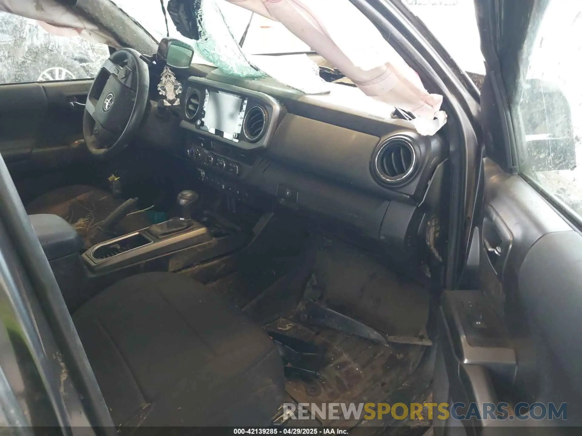 5 Photograph of a damaged car 3TMCZ5ANXNM493703 TOYOTA TACOMA 2022